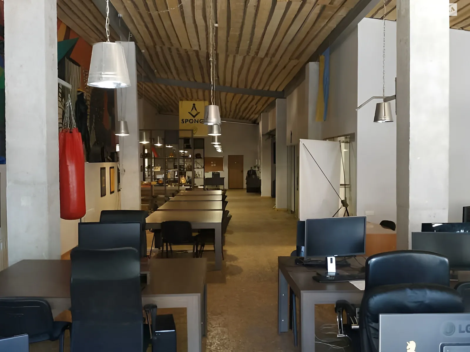 Здається в оренду офіс 330 кв. м в бізнес-центрі, цена: 1320 $ - фото 1