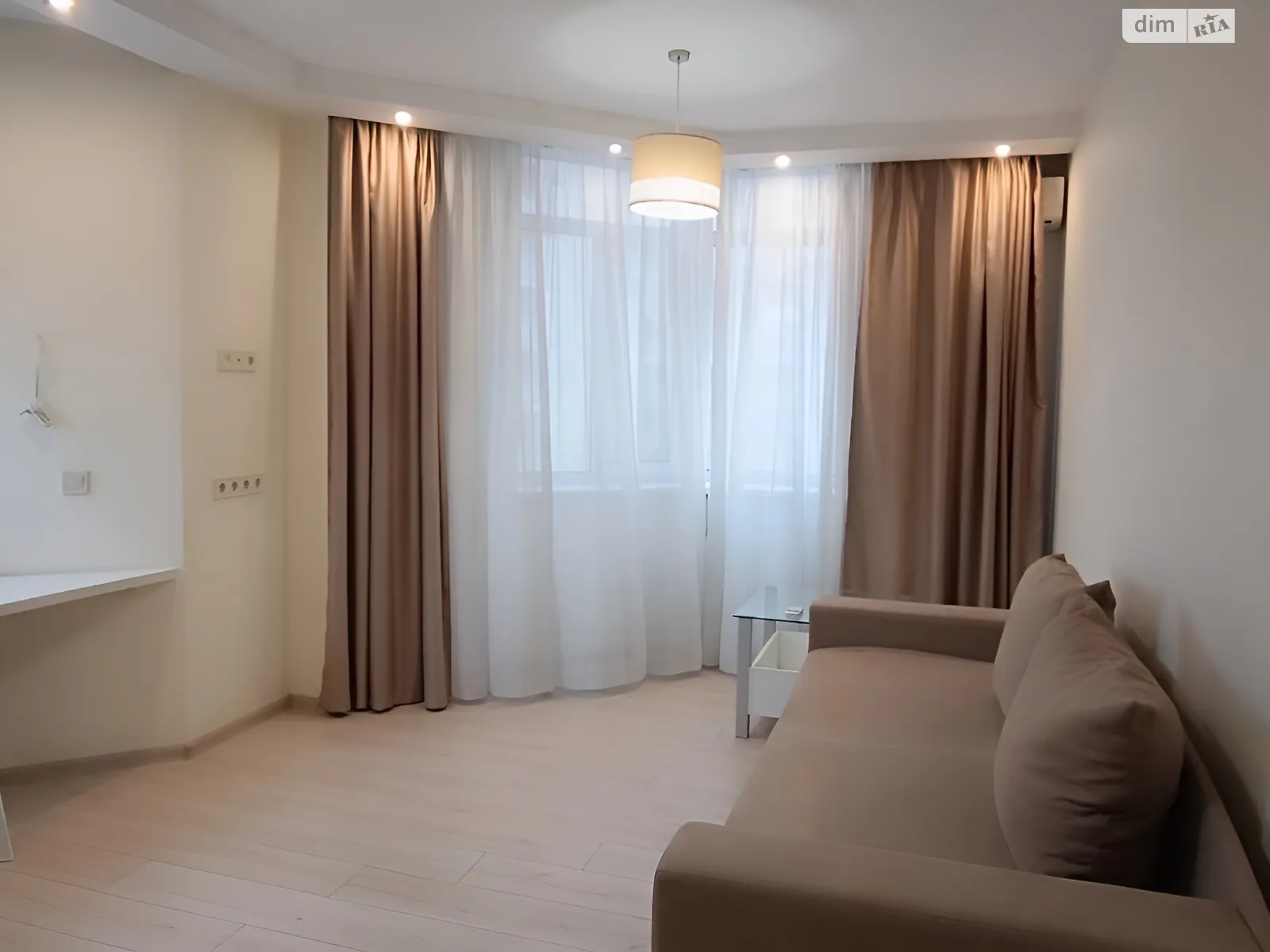Продается 1-комнатная квартира 46 кв. м в Одессе, ул. Проценко - фото 1