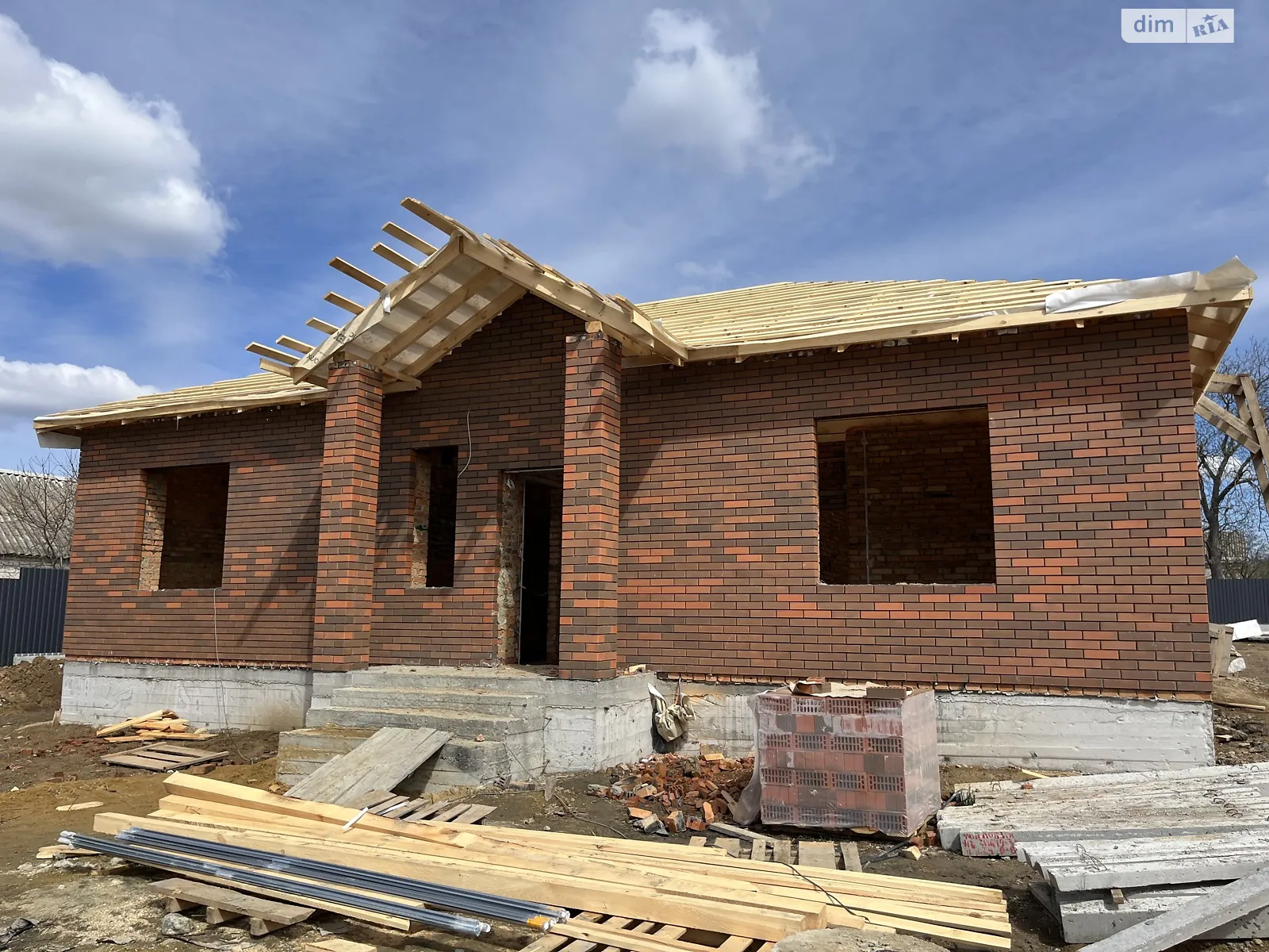 Продається одноповерховий будинок 105 кв. м з мансардою, цена: 82000 $ - фото 1