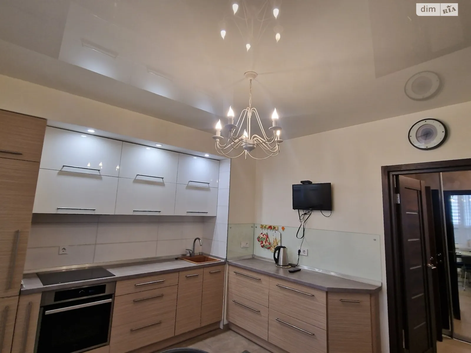 Продается 1-комнатная квартира 52 кв. м в Лиманке, мас. Радужный - фото 1