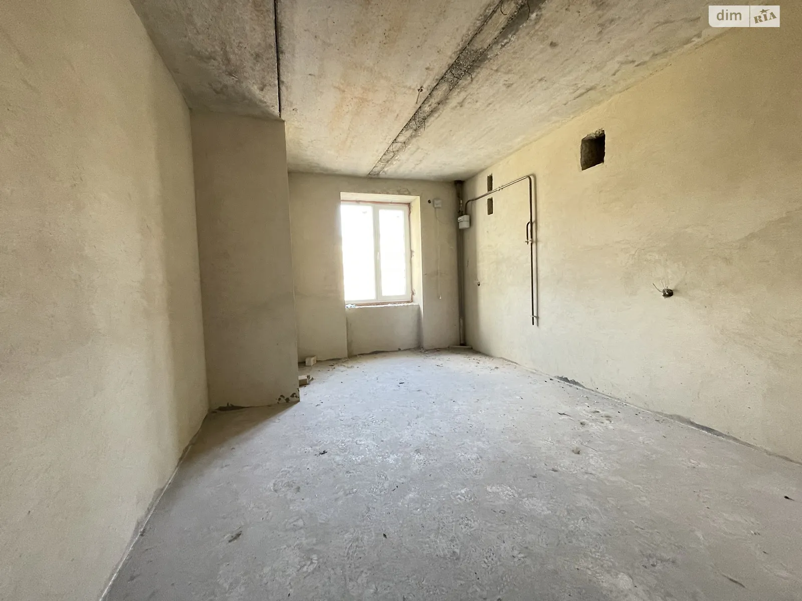 Продается 1-комнатная квартира 60 кв. м в Черноморске, просп. Мира(Ленина ул.) - фото 1