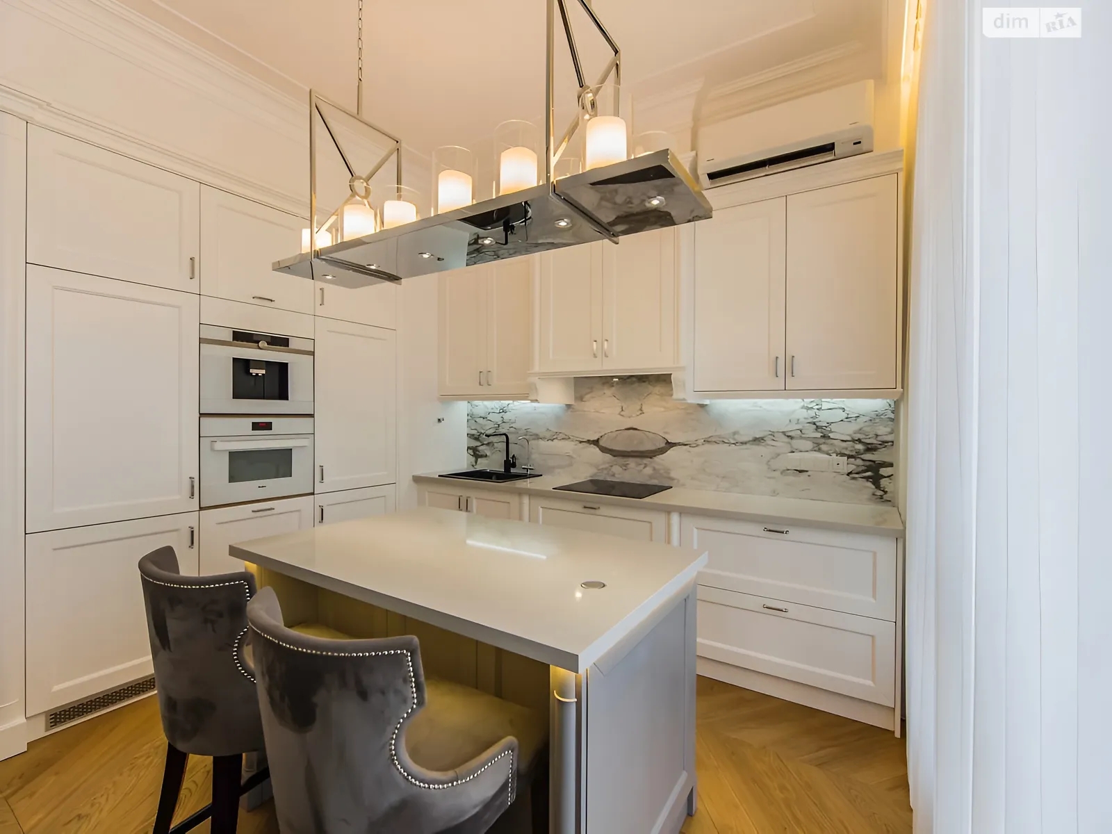 Сдается в аренду 4-комнатная квартира 108 кв. м в, цена: 2000 $ - фото 1