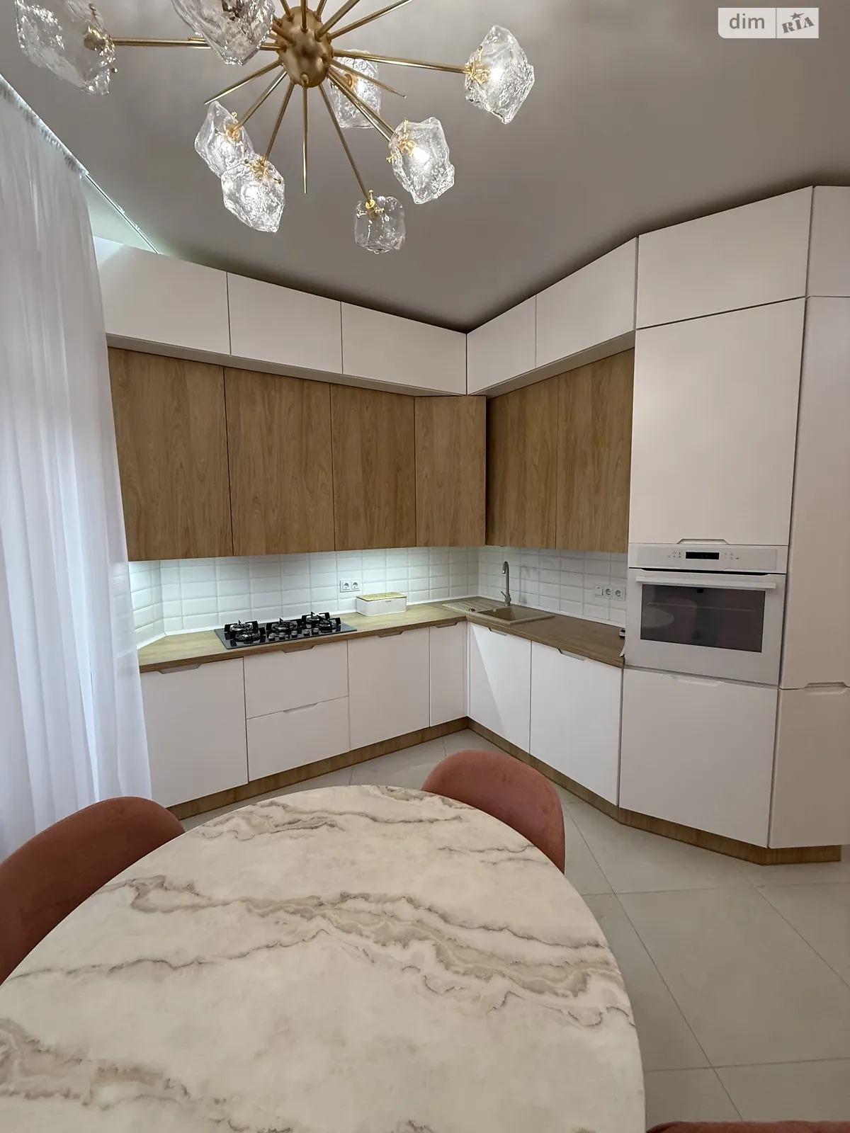 Продается 2-комнатная квартира 90.5 кв. м в Львове, ул. Олеся Александра - фото 1
