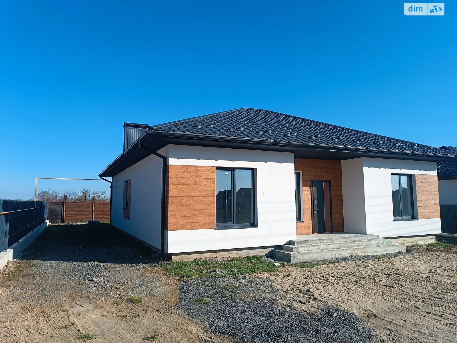 Продається одноповерховий будинок 115 кв. м з бесідкою, цена: 85000 $ - фото 1