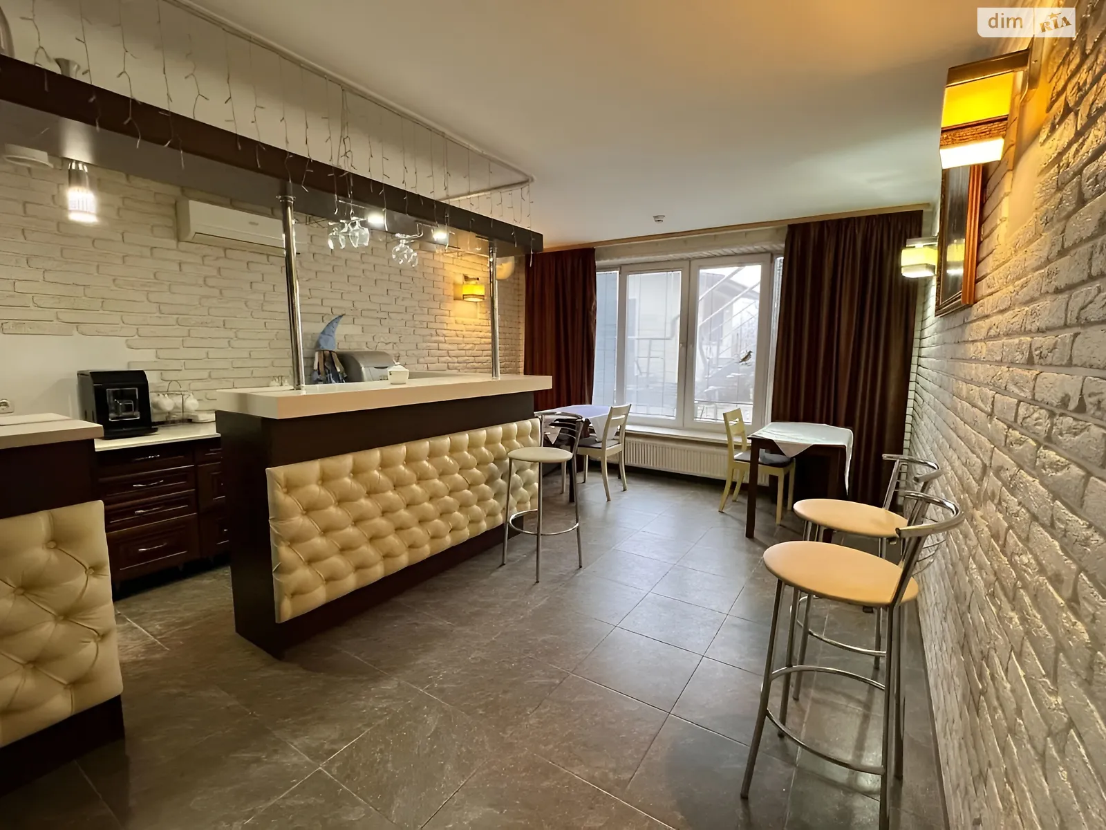 Продается объект сферы услуг 1000 кв. м в 3-этажном здании, цена: 300000 $ - фото 1