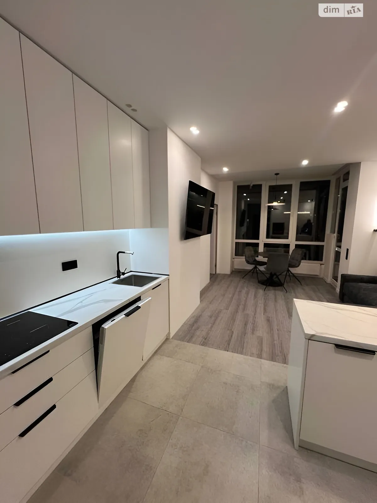 Продається 3-кімнатна квартира 64 кв. м у Києві, вул. Костанайська, 13 - фото 1