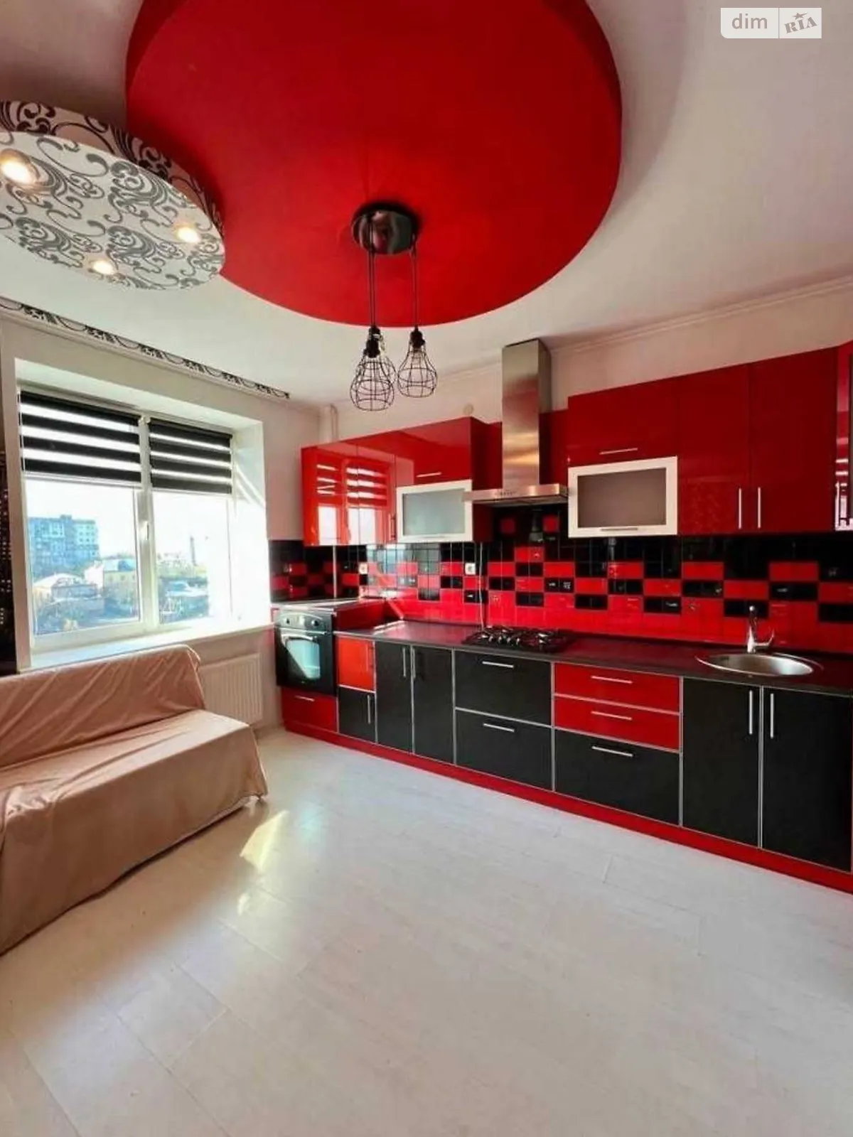 Продается 1-комнатная квартира 42 кв. м в Львове, ул. Камышовая - фото 1