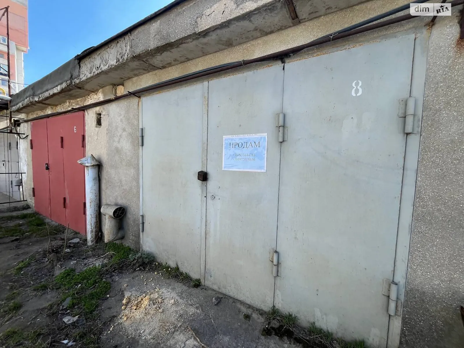 Продается место в гаражном кооперативе под легковое авто на 24 кв. м, цена: 10000 $ - фото 1