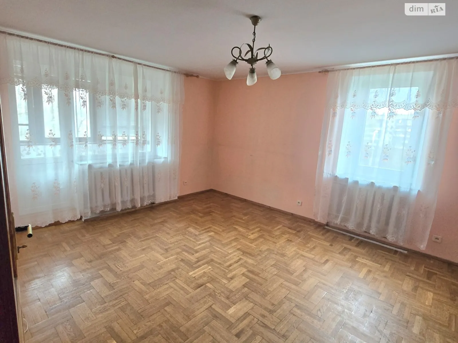 Продается 1-комнатная квартира 35 кв. м в Ровно, ул. Соборная - фото 1