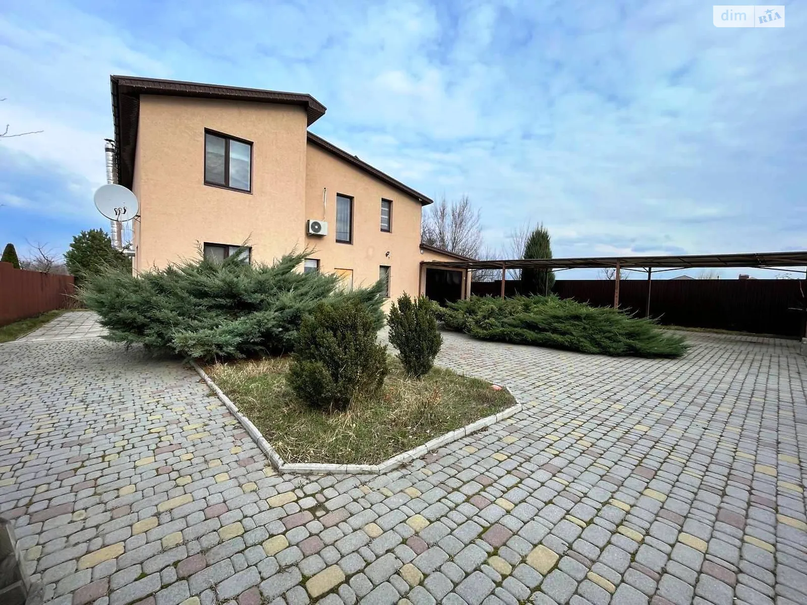 Продается дом на 2 этажа 186.5 кв. м с мансардой, цена: 110000 $ - фото 1