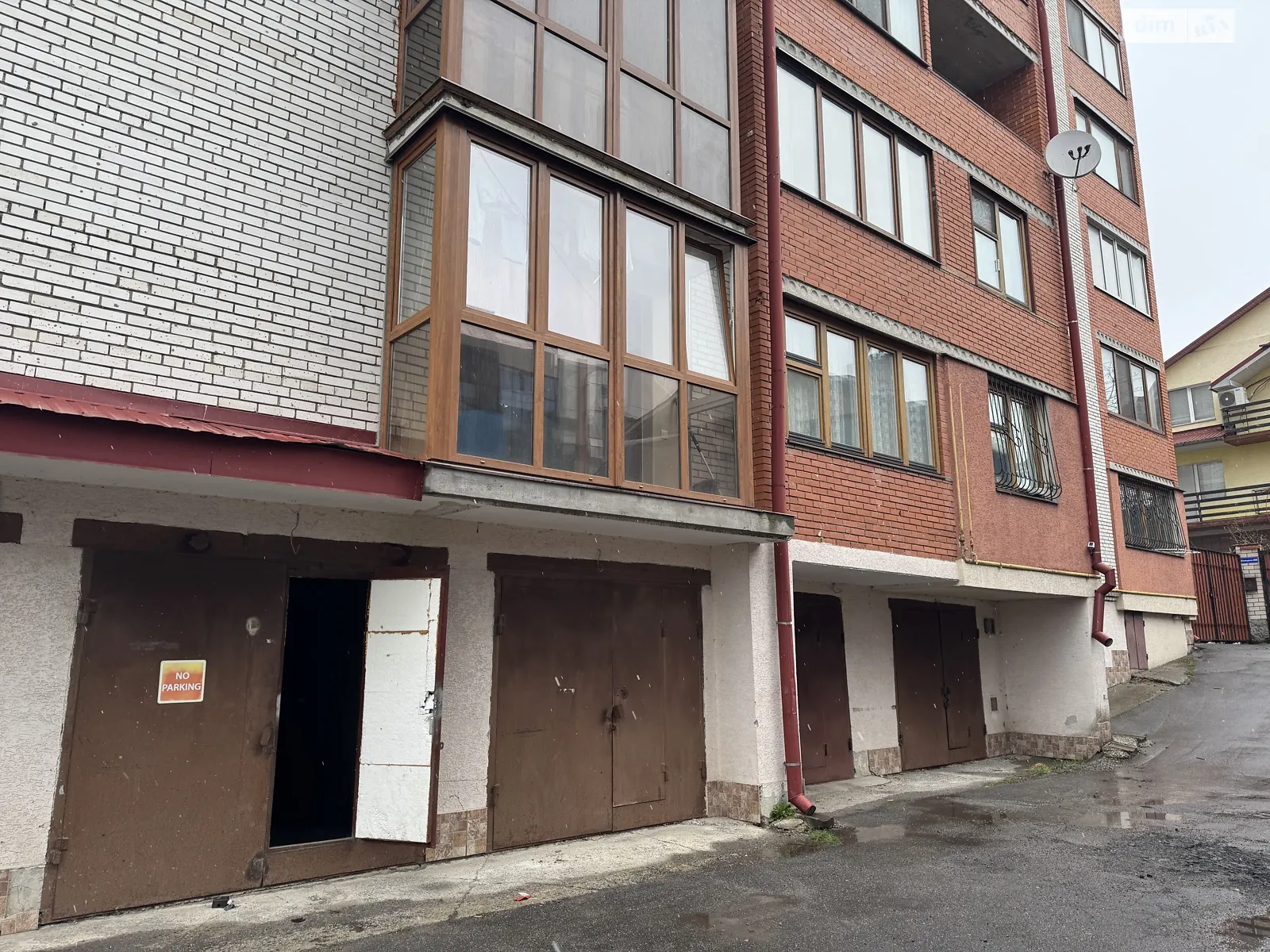 Продается отдельно стоящий гараж под легковое авто на 18.5 кв. м, цена: 20000 $ - фото 1