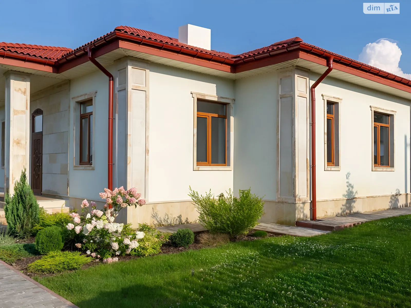 Продається одноповерховий будинок 180 кв. м з ділянкою, цена: 259900 $ - фото 1