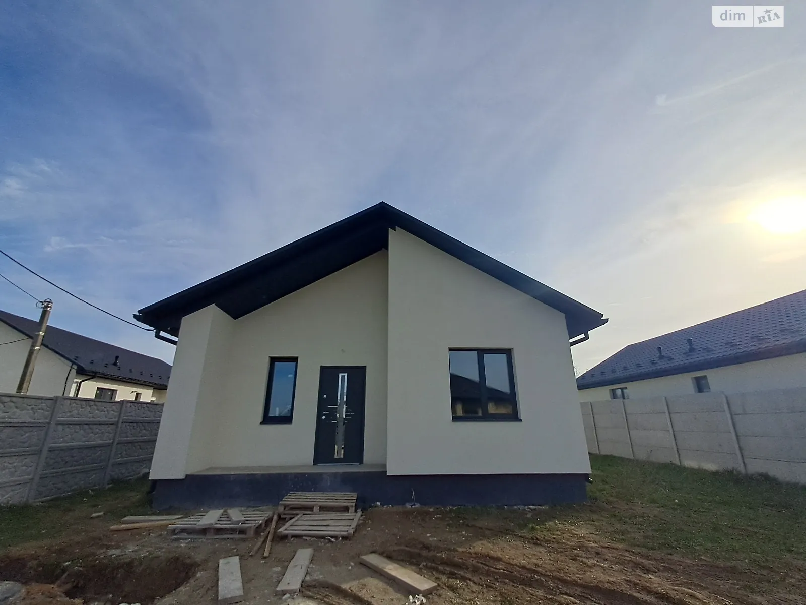 Продається одноповерховий будинок 85 кв. м з мансардою, цена: 87000 $ - фото 1