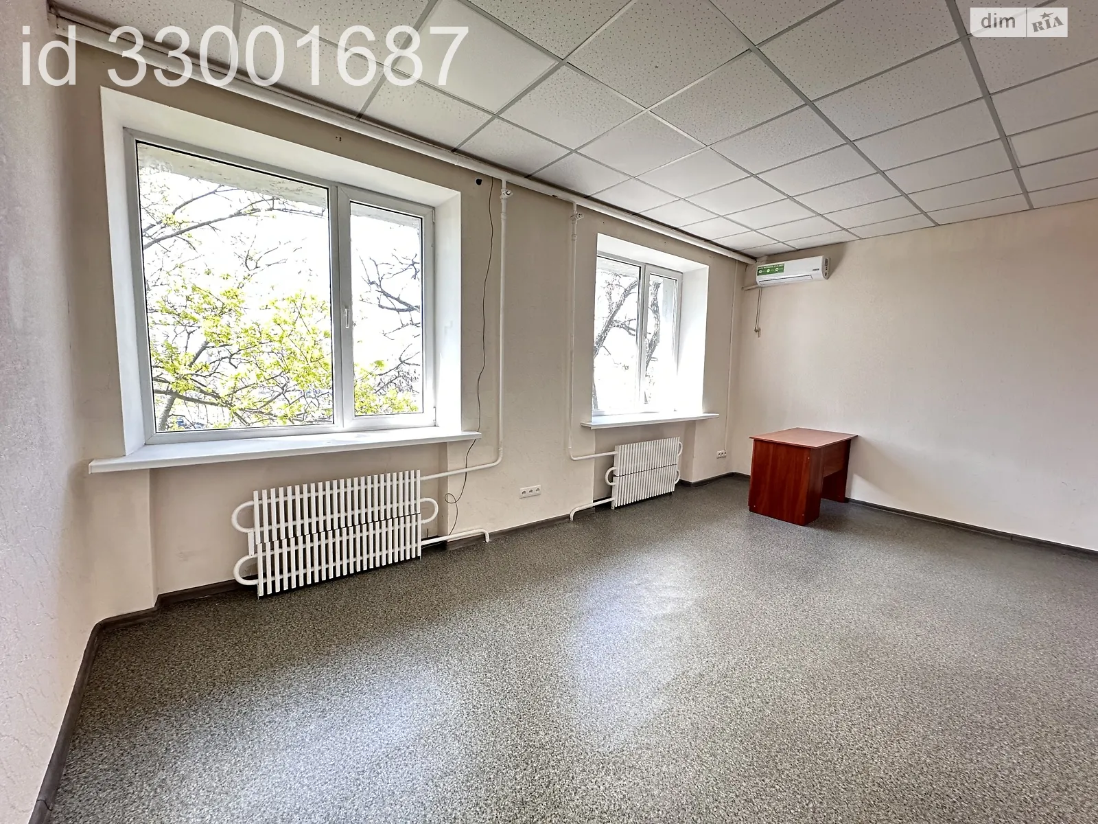 Сдается в аренду офис 28 кв. м в бизнес-центре, цена: 5600 грн - фото 1