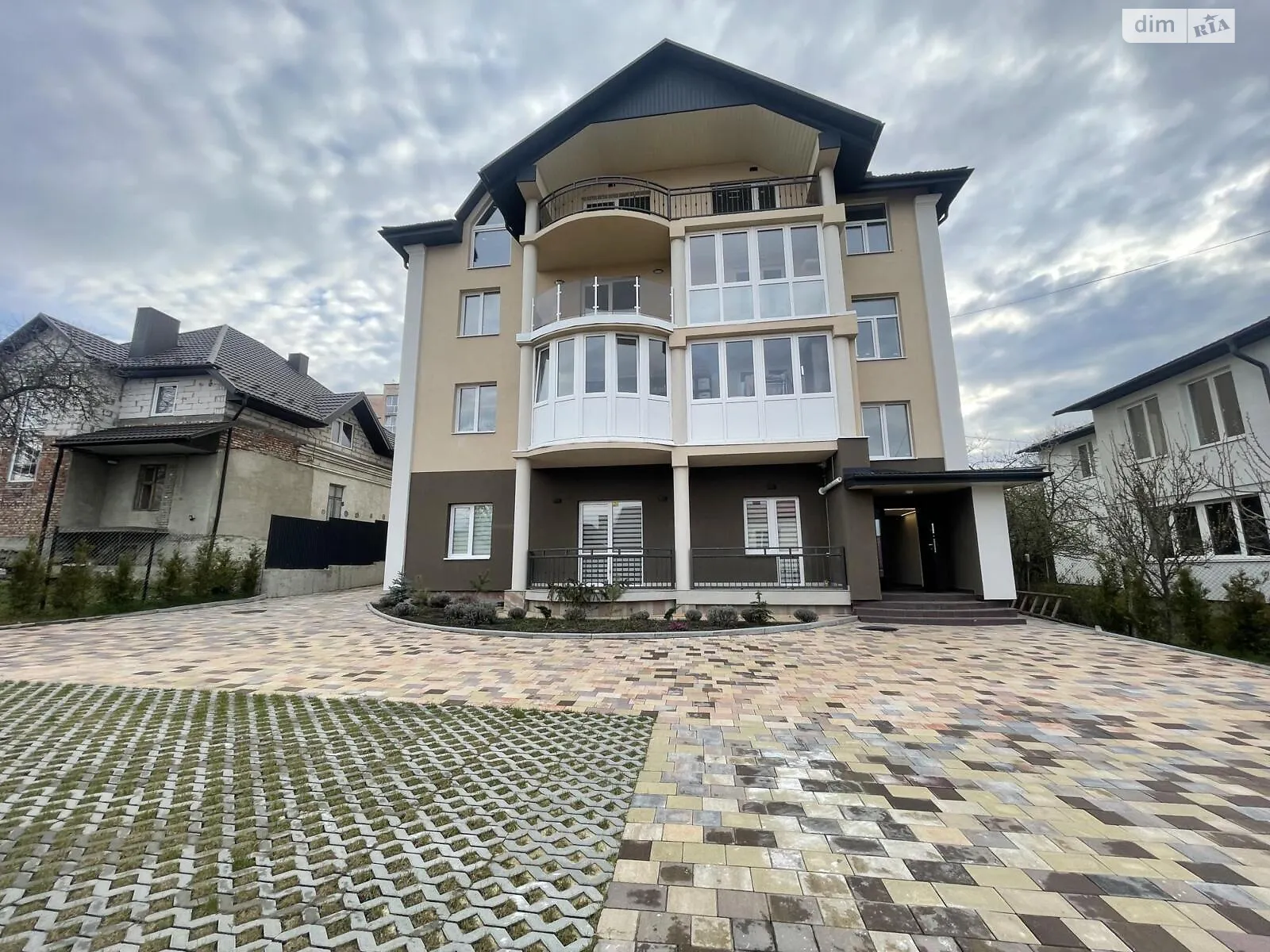2-комнатная квартира 75 кв. м в Тернополе, ул. Безкоровайного - фото 1