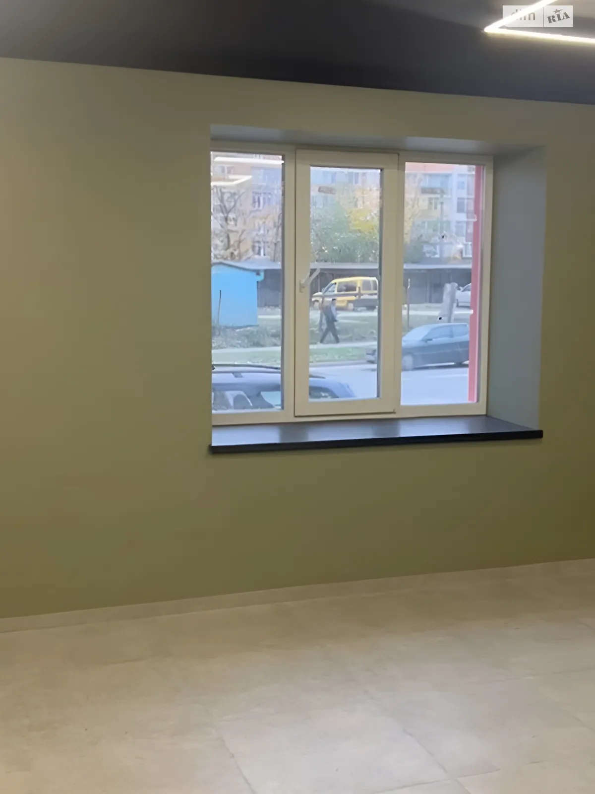 Здається в оренду офіс 39 кв. м в бізнес-центрі, цена: 400 $ - фото 1