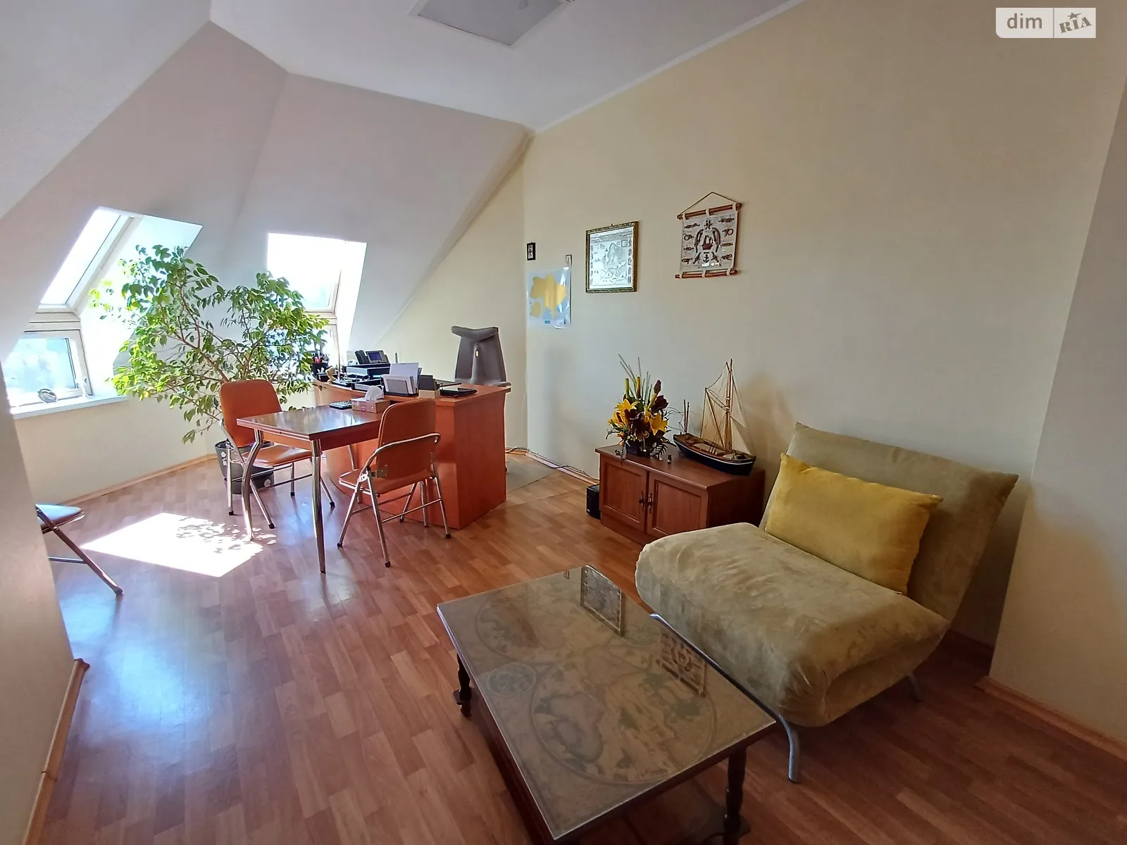 Продається офіс 105 кв. м в бізнес-центрі, цена: 85000 $ - фото 1