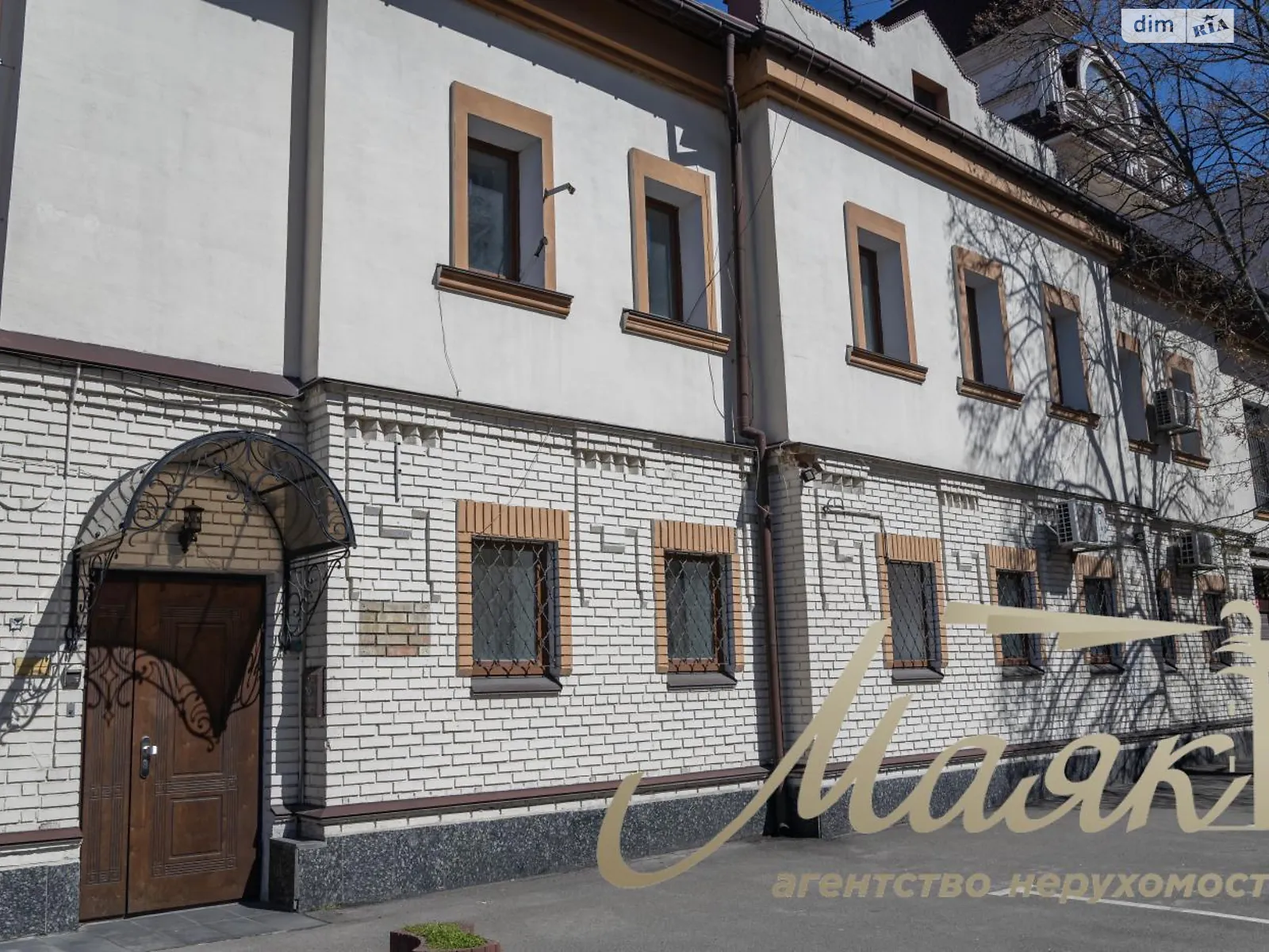 Сдается в аренду офис 525 кв. м в бизнес-центре, цена: 11210 $ - фото 1