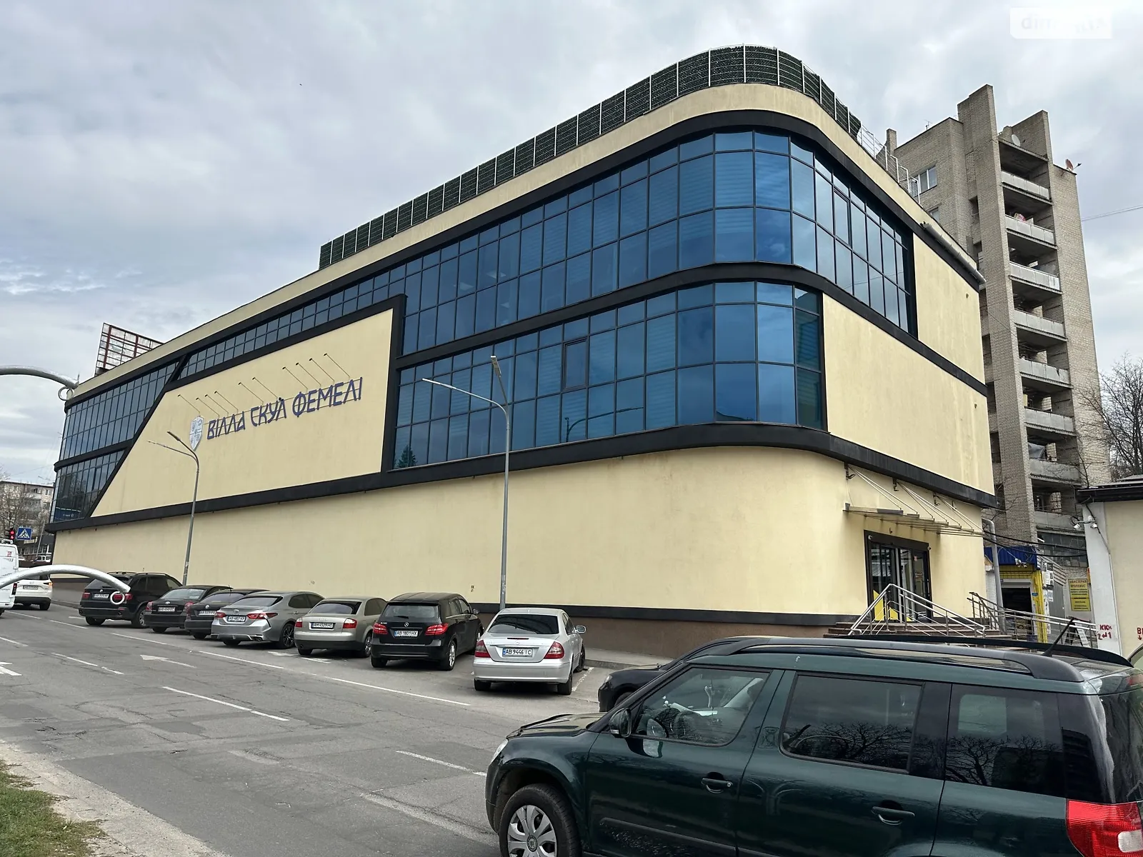 Здається в оренду приміщення вільного призначення 500 кв. м в 3-поверховій будівлі, цена: 7500 $ - фото 1