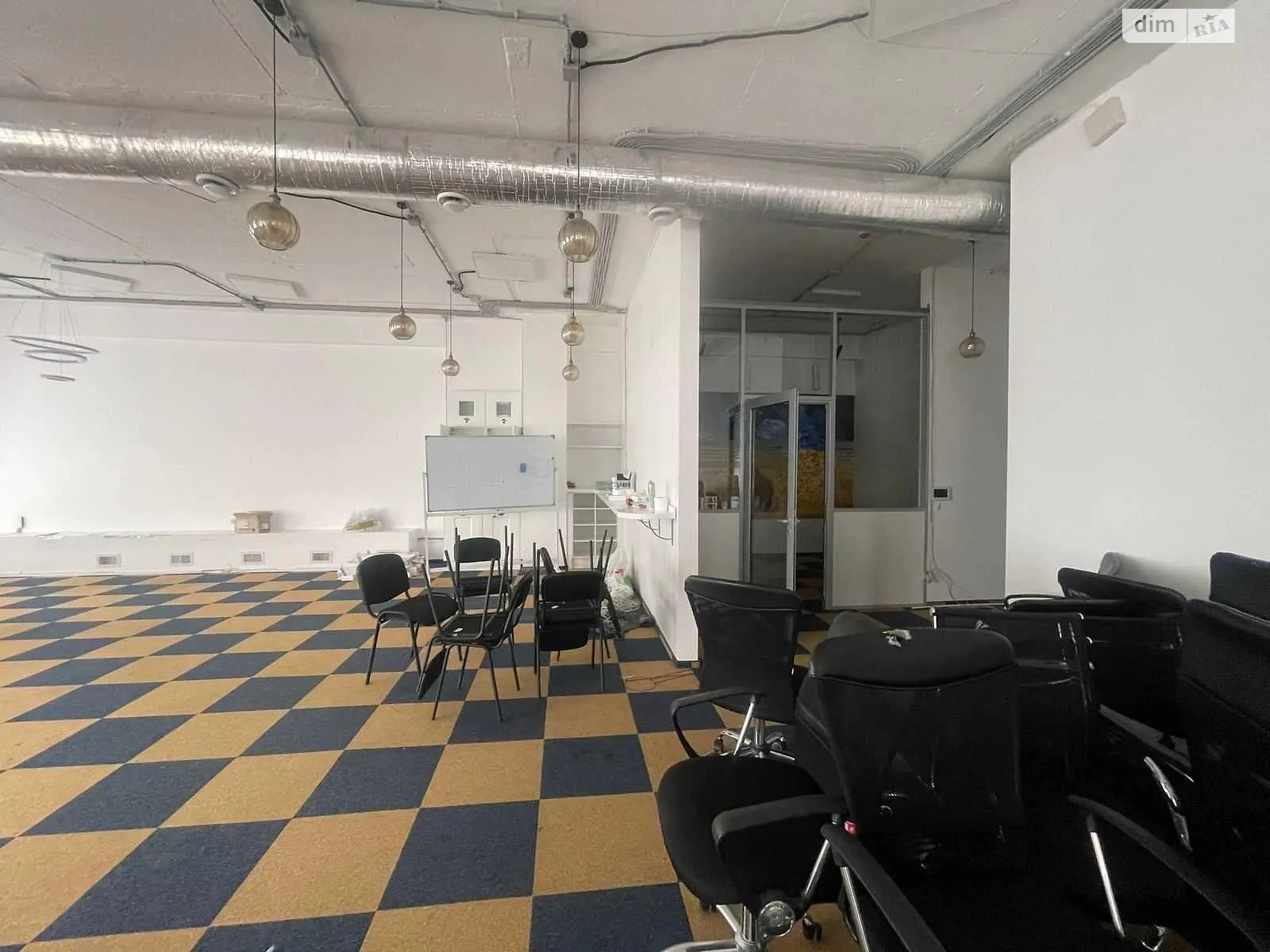 Сдается в аренду офис 240 кв. м в бизнес-центре, цена: 2900 $ - фото 1