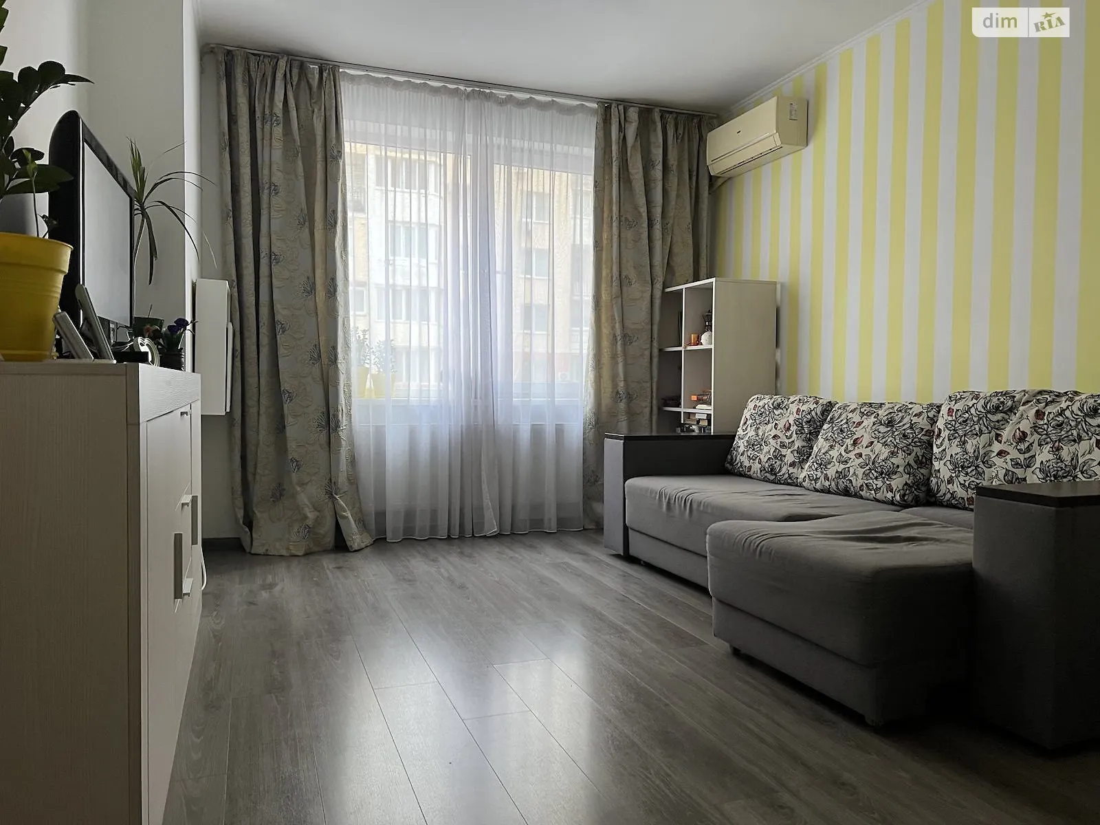 Продается 1-комнатная квартира 41 кв. м в Одессе, мас. Радужный - фото 1