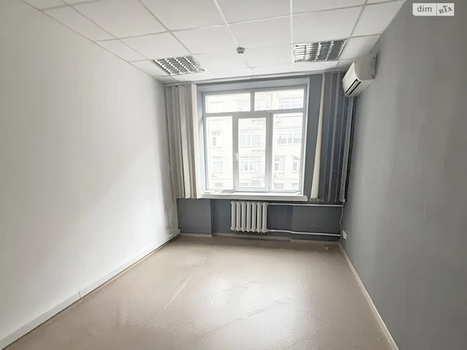 Сдается в аренду офис 22.7 кв. м в бизнес-центре, цена: 12000 грн - фото 1