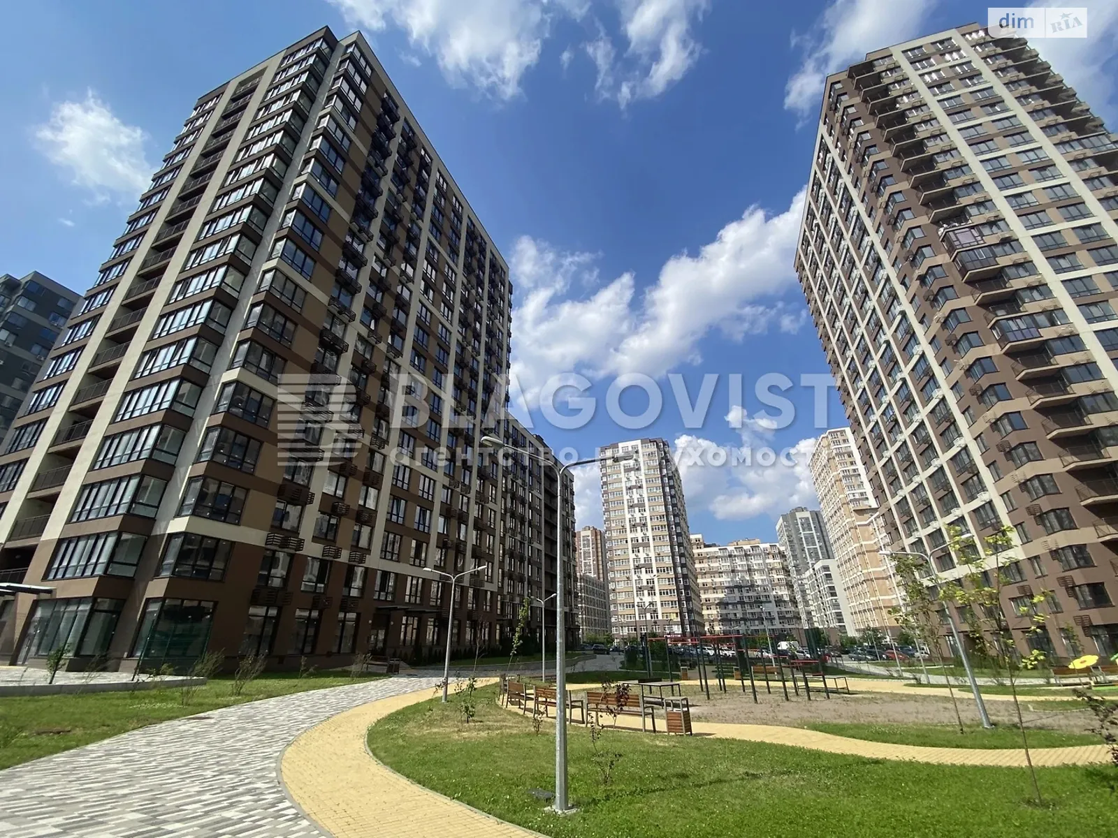 Продается 3-комнатная квартира 84 кв. м в Киеве, ул. Александра Олеся, 2В - фото 1