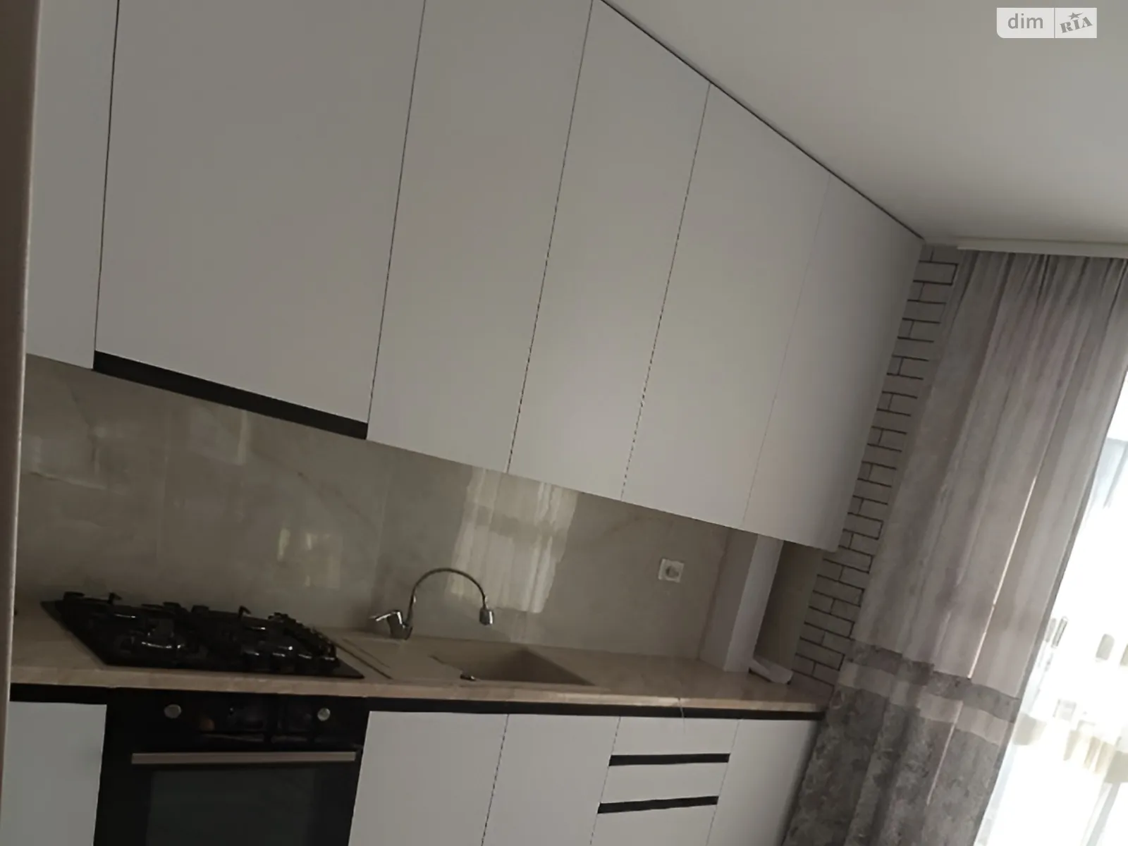 Сдается в аренду 1-комнатная квартира 40 кв. м в Львове, ул. Железнодорожная - фото 1