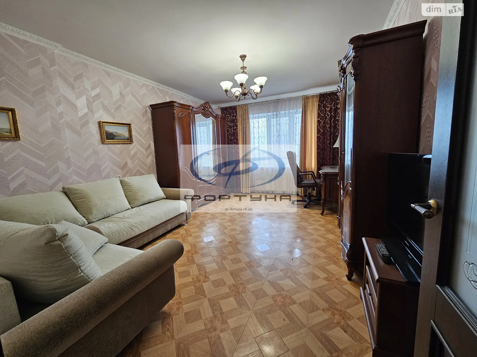 Продается 1-комнатная квартира 50 кв. м в Черкассах, ул. Смелянская, 2/1 - фото 1