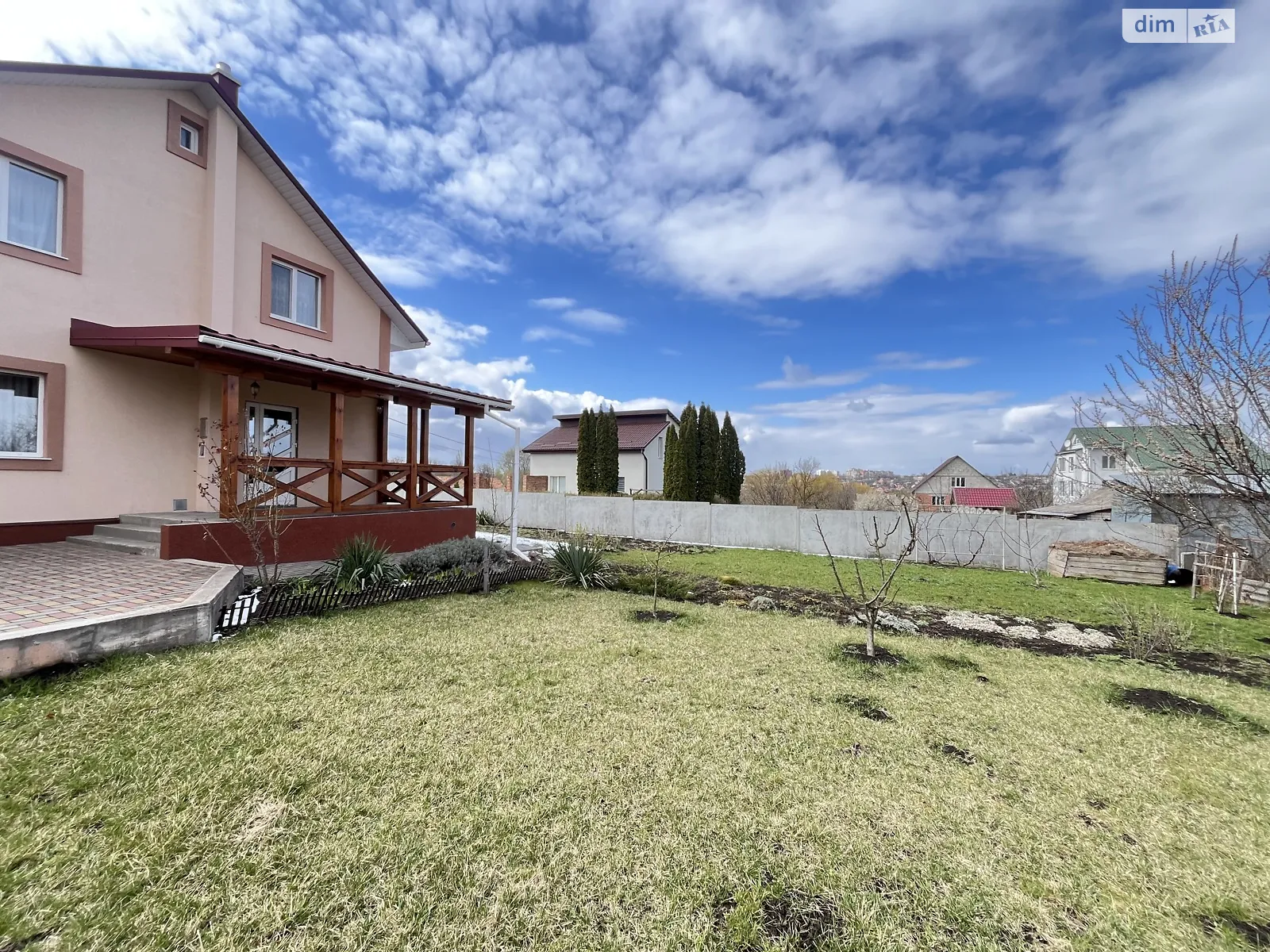 Продается дом на 2 этажа 125 кв. м с камином, цена: 176000 $ - фото 1