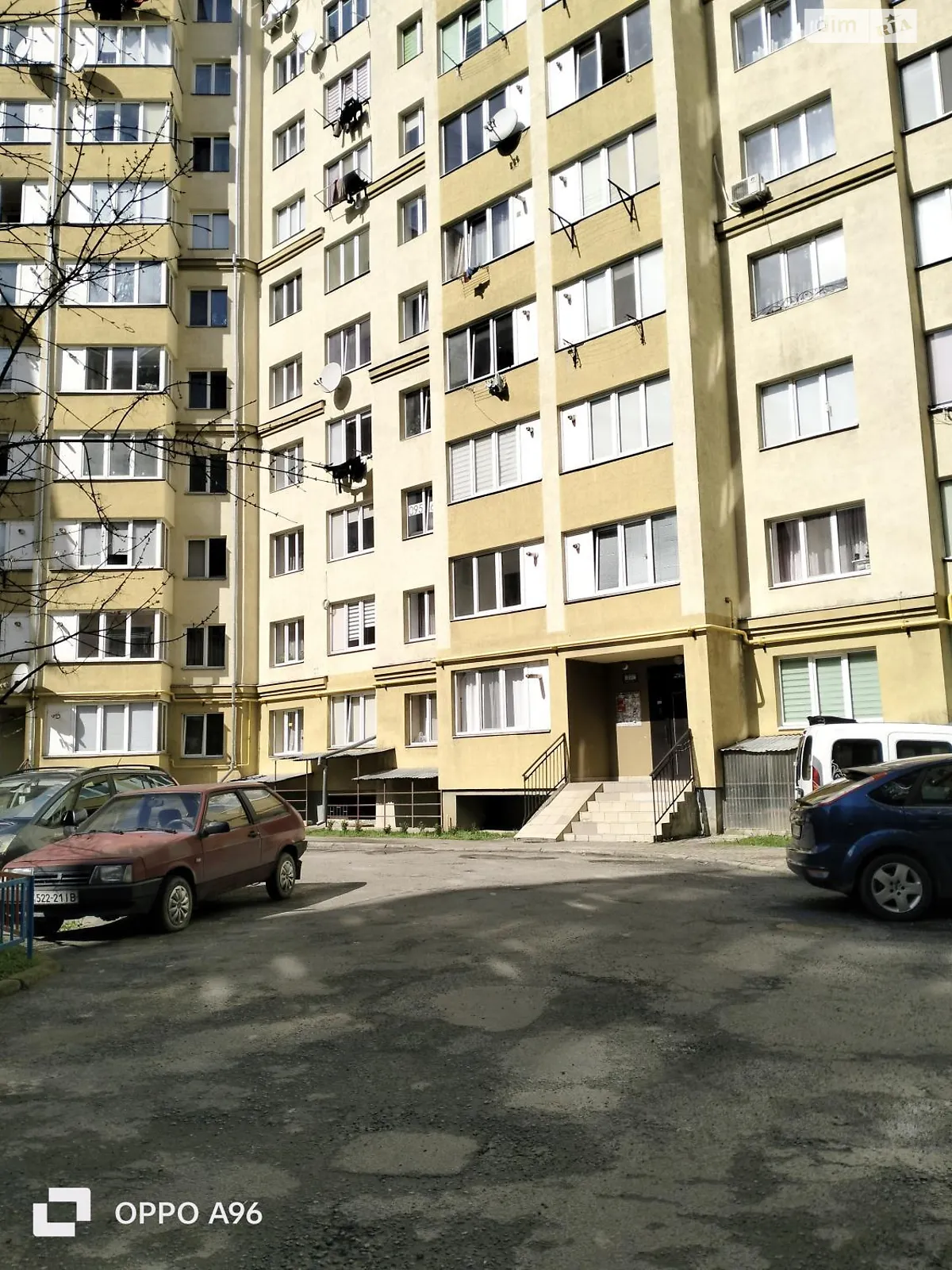Продається 2-кімнатна квартира 40 кв. м у Вовчинцю, вул. Василя Симоненка - фото 1