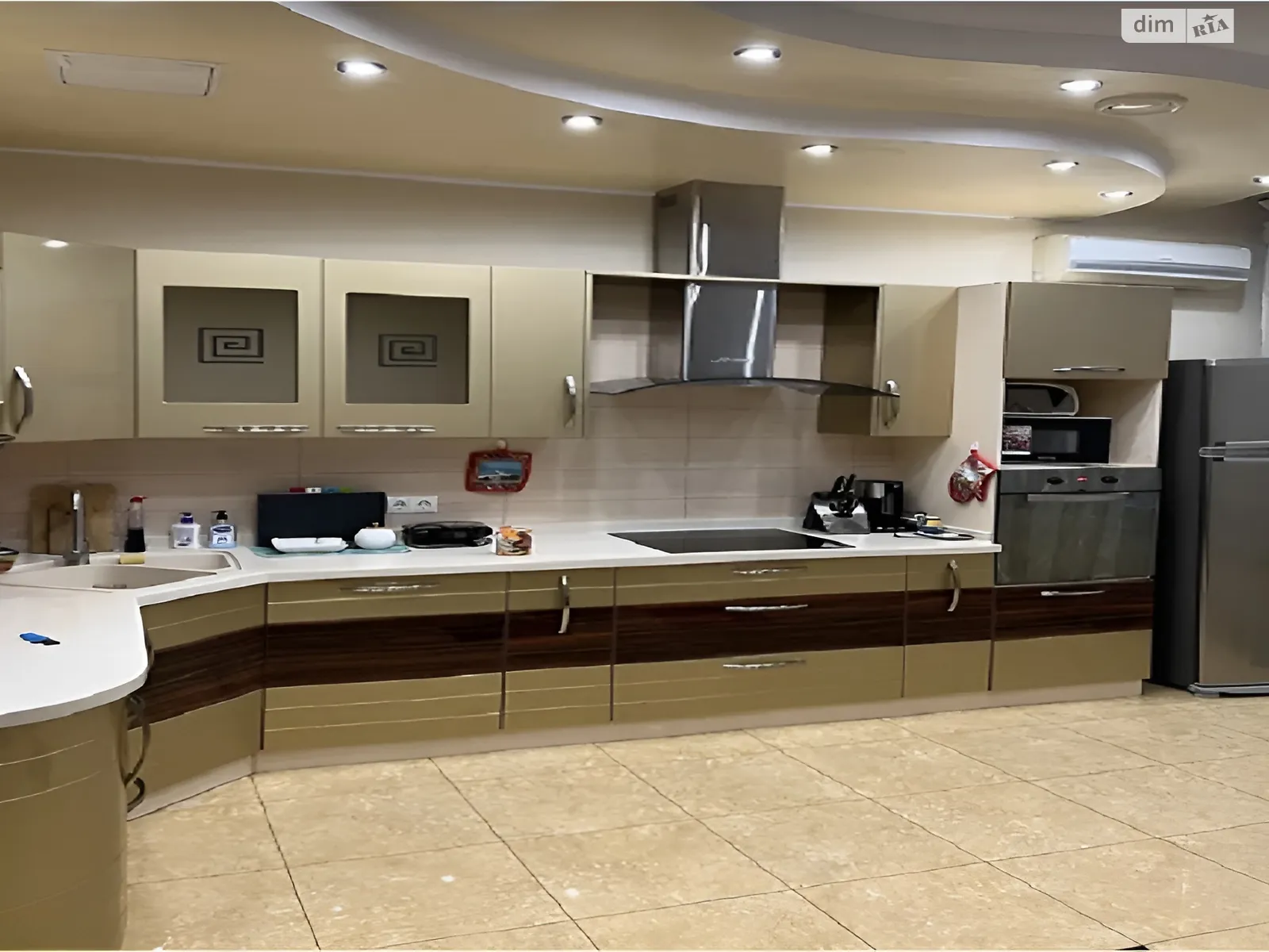 Продается 2-комнатная квартира 113 кв. м в Одессе, ул. Литературная, 1А - фото 1
