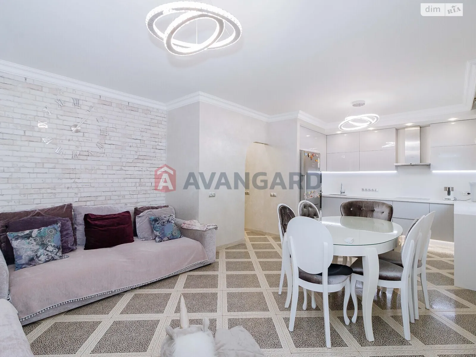 Продается 3-комнатная квартира 86.6 кв. м в Киеве, ул. Вышгородская, 45 - фото 1