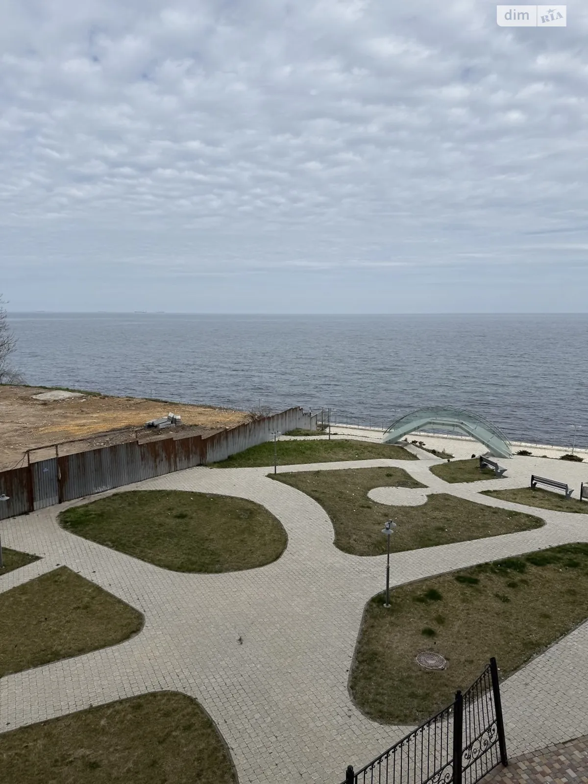 Продається 1-кімнатна квартира 72 кв. м у Одесі, пров. Морехідний, 2А - фото 1