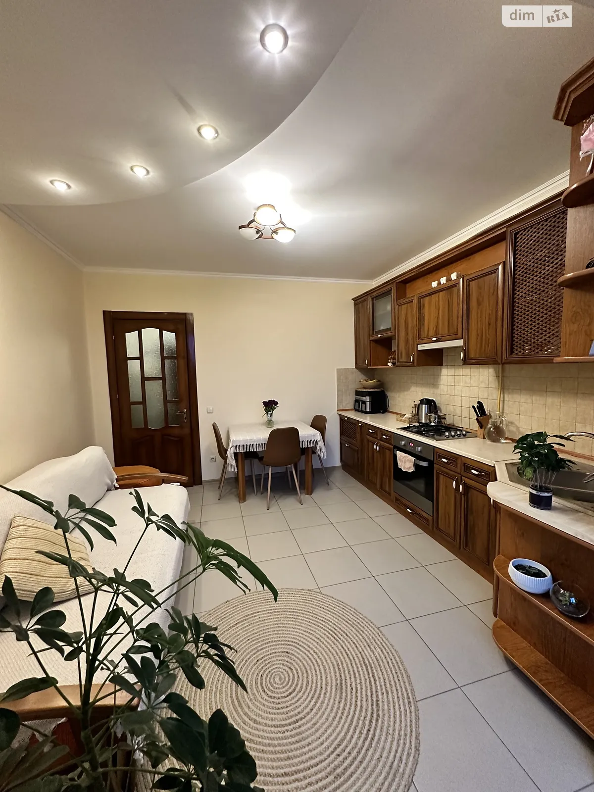 Продается 1-комнатная квартира 44.5 кв. м в Ивано-Франковске, ул. Украинская - фото 1