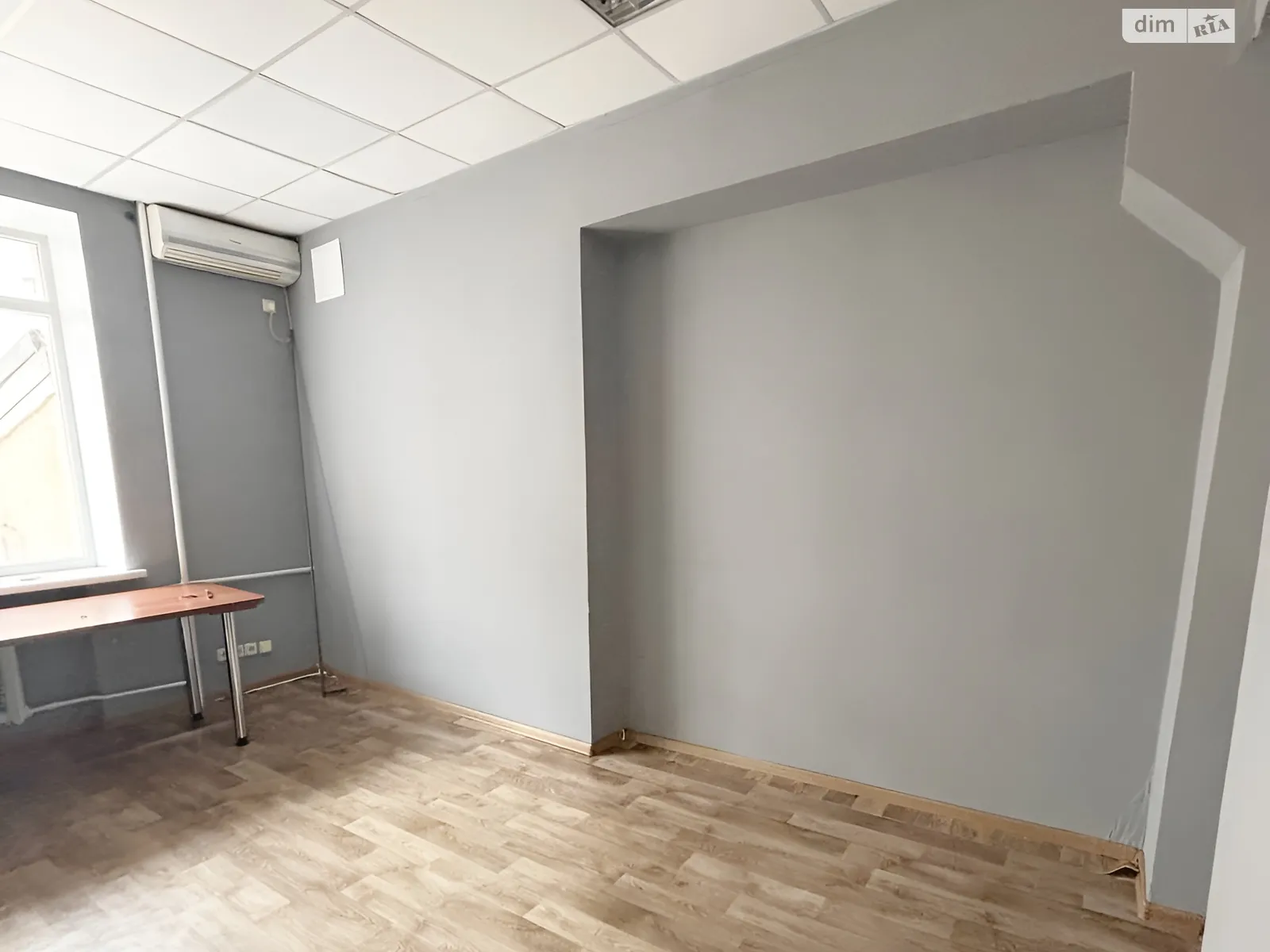 Сдается в аренду офис 28 кв. м в бизнес-центре, цена: 16520 грн - фото 1