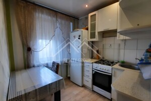 Продаж квартири, Дніпропетровська, Кривий Ріг, р‑н. Тернівський, Карбишева вулиця, буд. 14