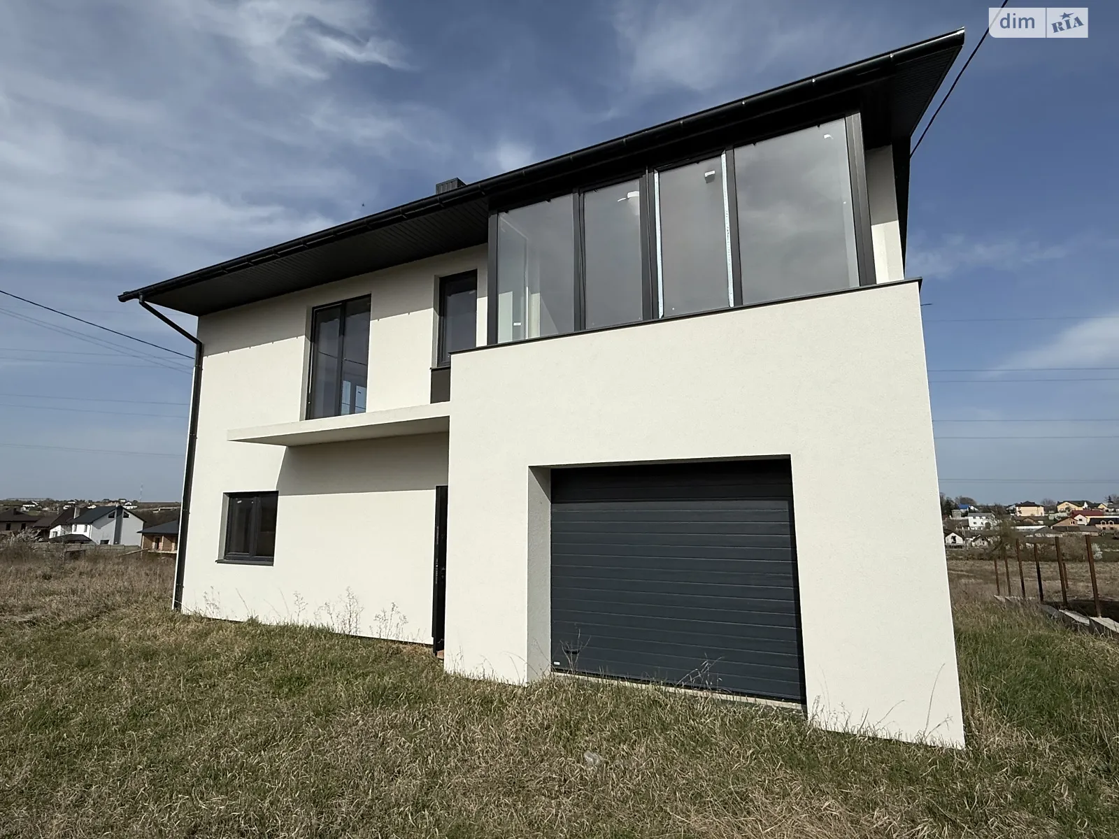 Продается дом на 2 этажа 170 кв. м с садом, цена: 89500 $ - фото 1