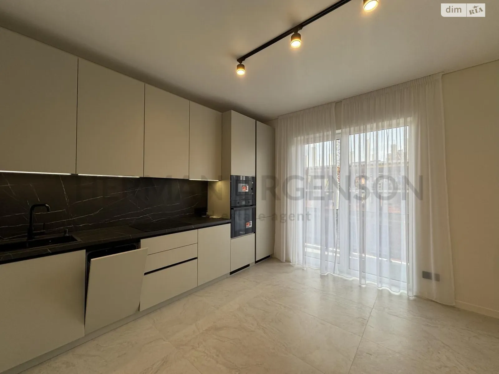 Продается 2-комнатная квартира 61 кв. м в Ужгороде, цена: 116000 $ - фото 1