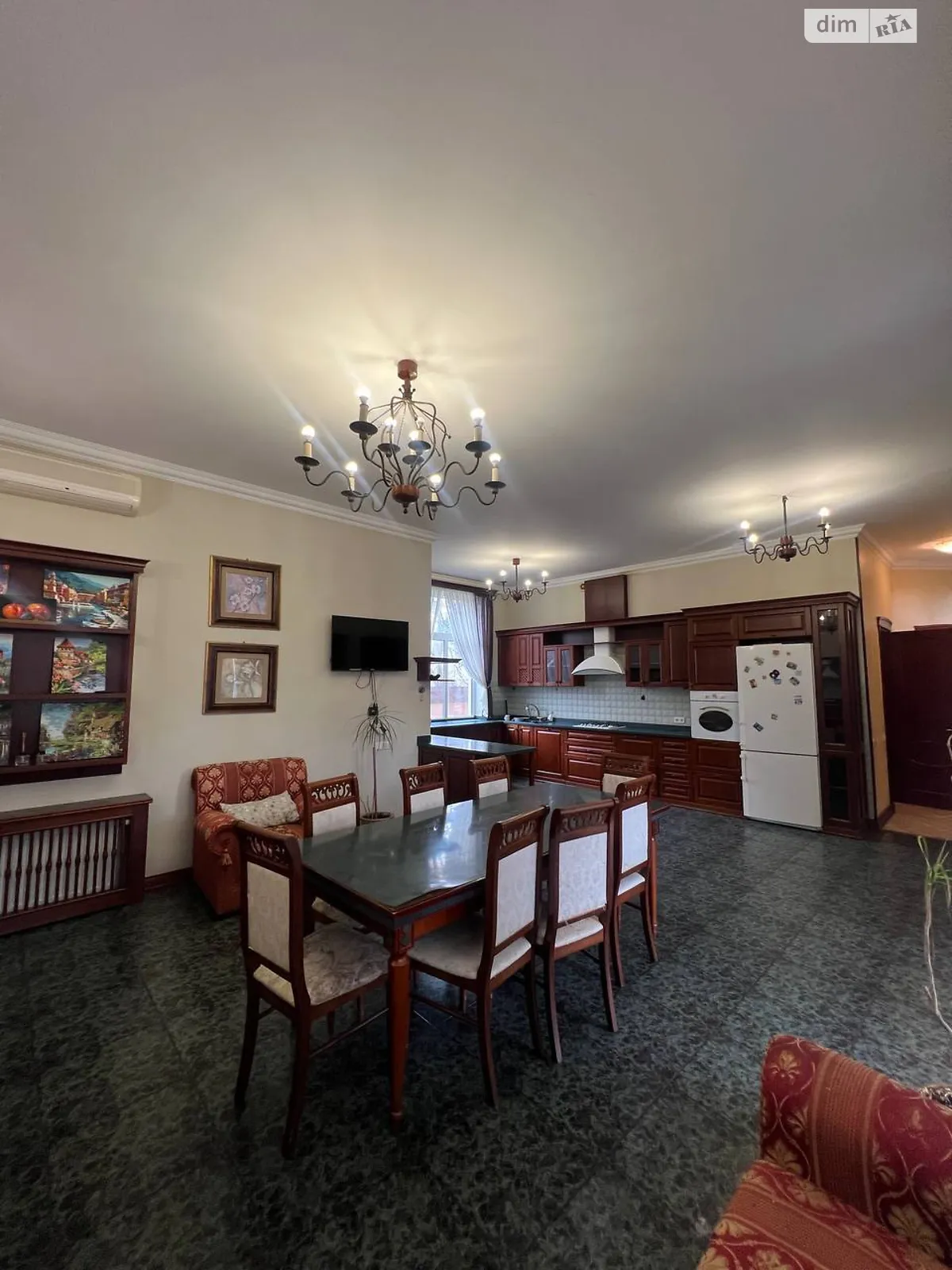 Сдается в аренду дом на 2 этажа 458.2 кв. м с верандой, цена: 1800 $ - фото 1