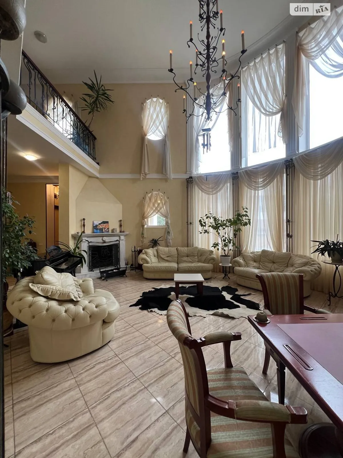 Сдается в аренду дом на 2 этажа 458.2 кв. м с мебелью, цена: 1800 $ - фото 1