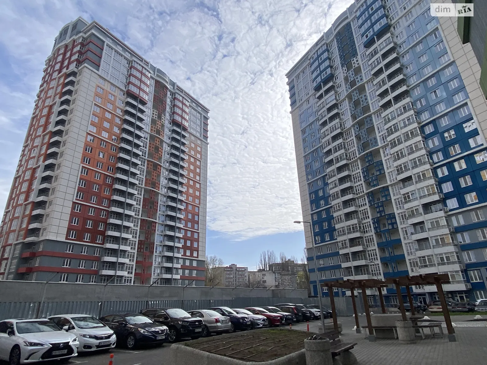 Продается 2-комнатная квартира 70.1 кв. м в Одессе, просп. Гагарина - фото 1