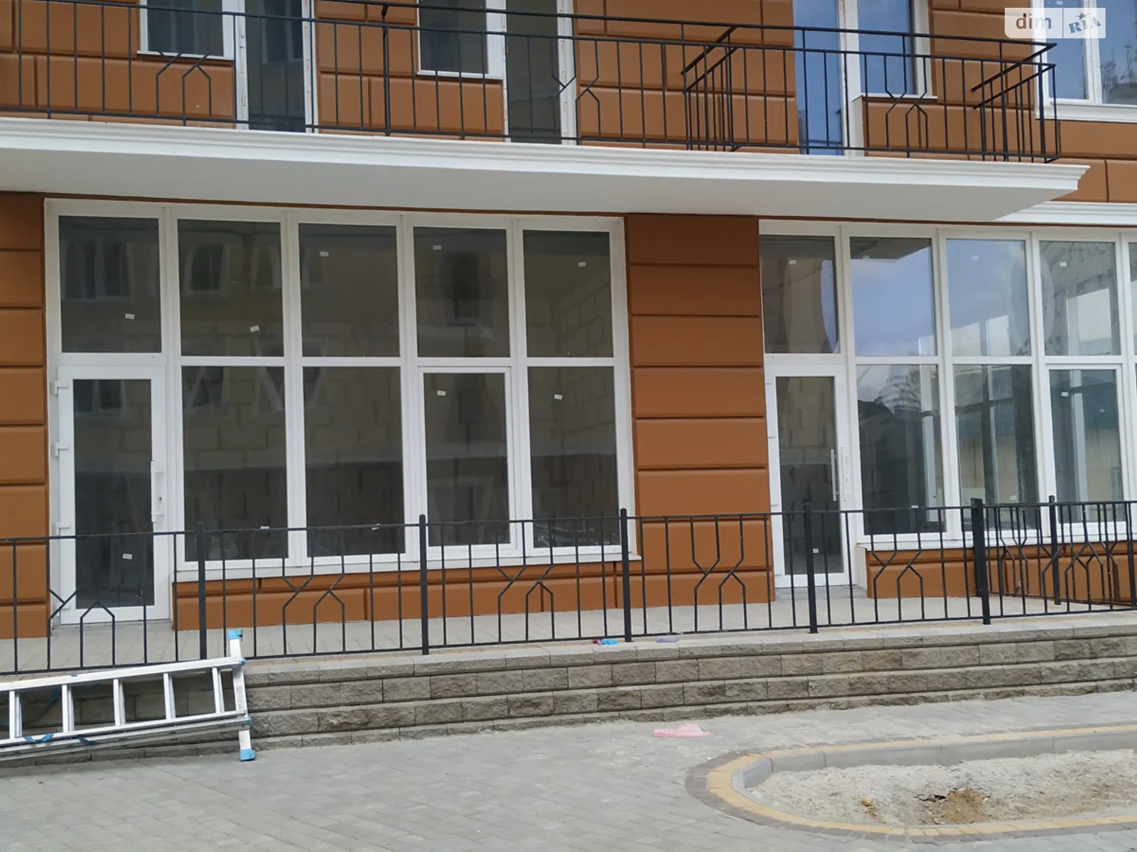 Продается офис 51 кв. м в бизнес-центре, цена: 75000 $ - фото 1