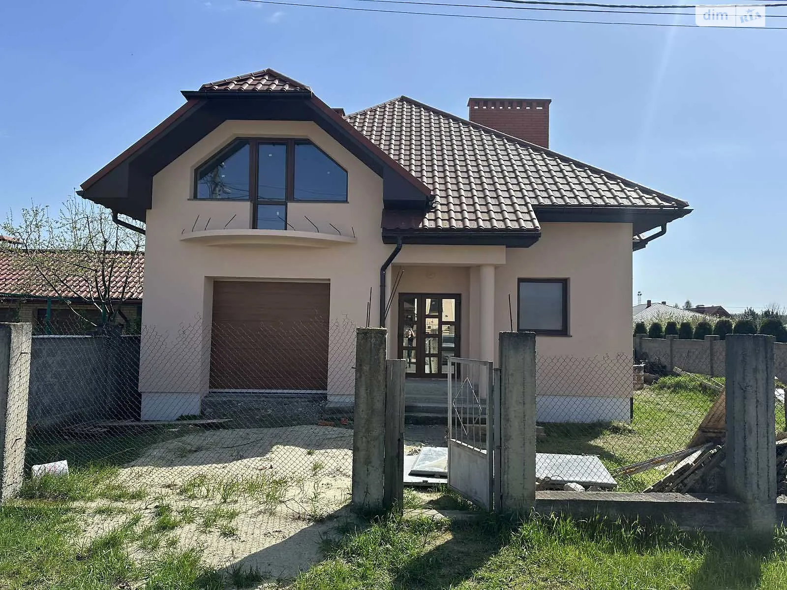 Продается дом на 2 этажа 140 кв. м с бассейном, цена: 150000 $ - фото 1