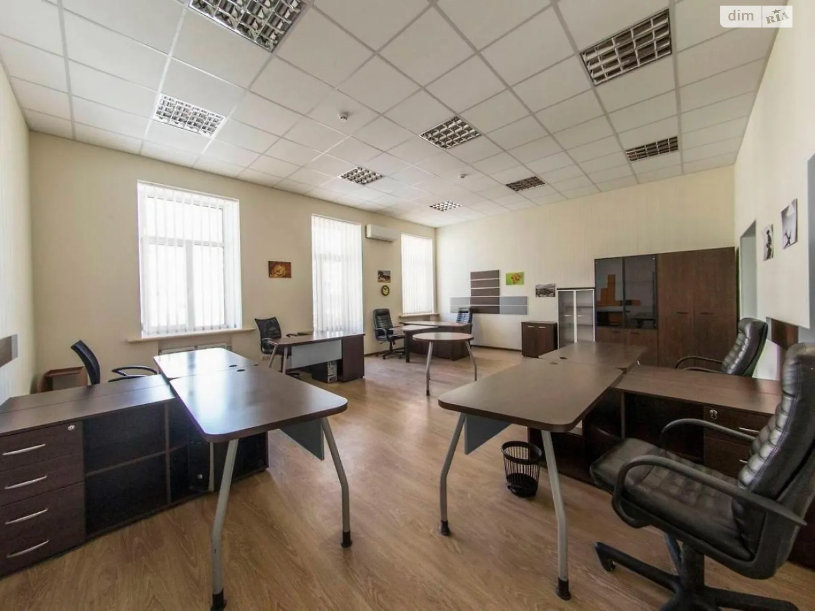 Здається в оренду офіс 200 кв. м в бізнес-центрі, цена: 2500 $ - фото 1