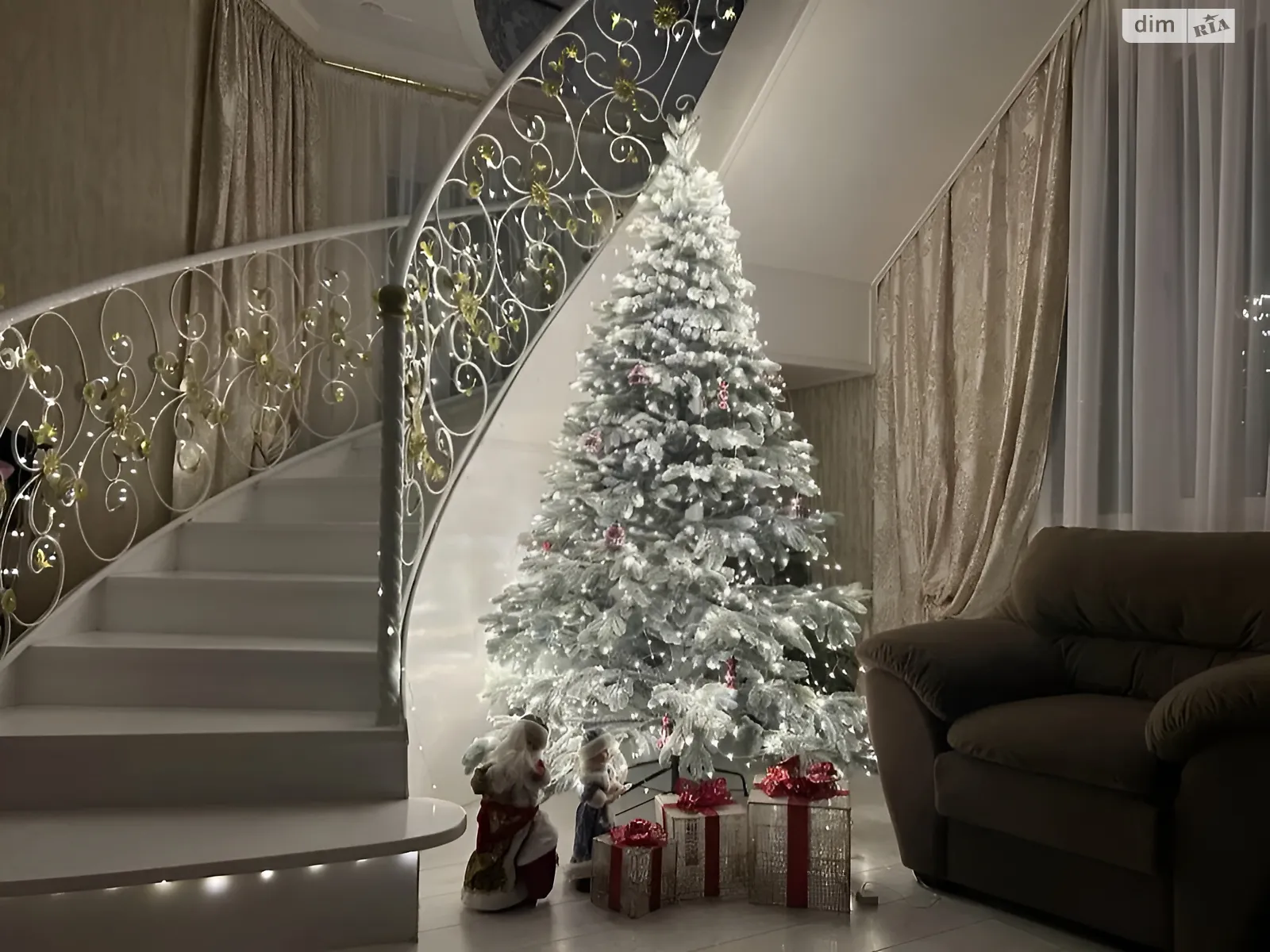 Продається будинок 2 поверховий 200 кв. м з каміном, цена: 245000 $ - фото 1