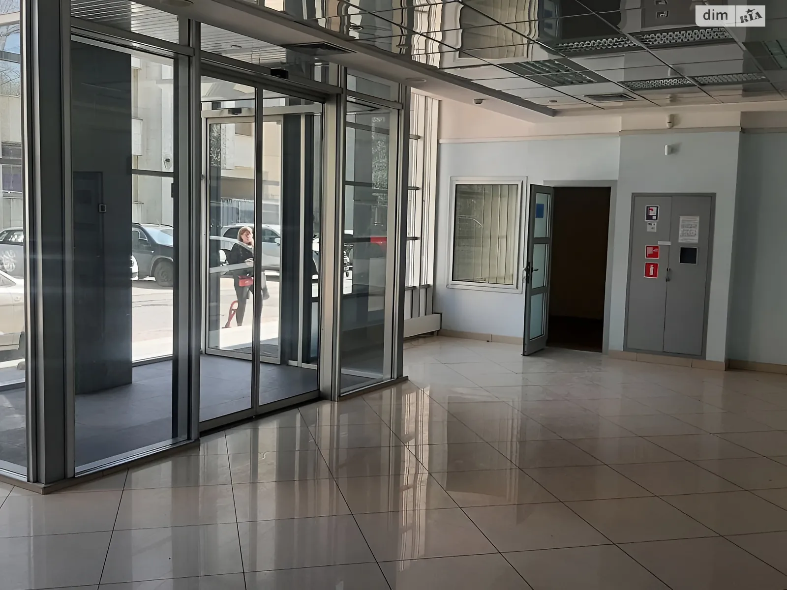 Здається в оренду офіс 1479 кв. м в бізнес-центрі, цена: 11832 $ - фото 1
