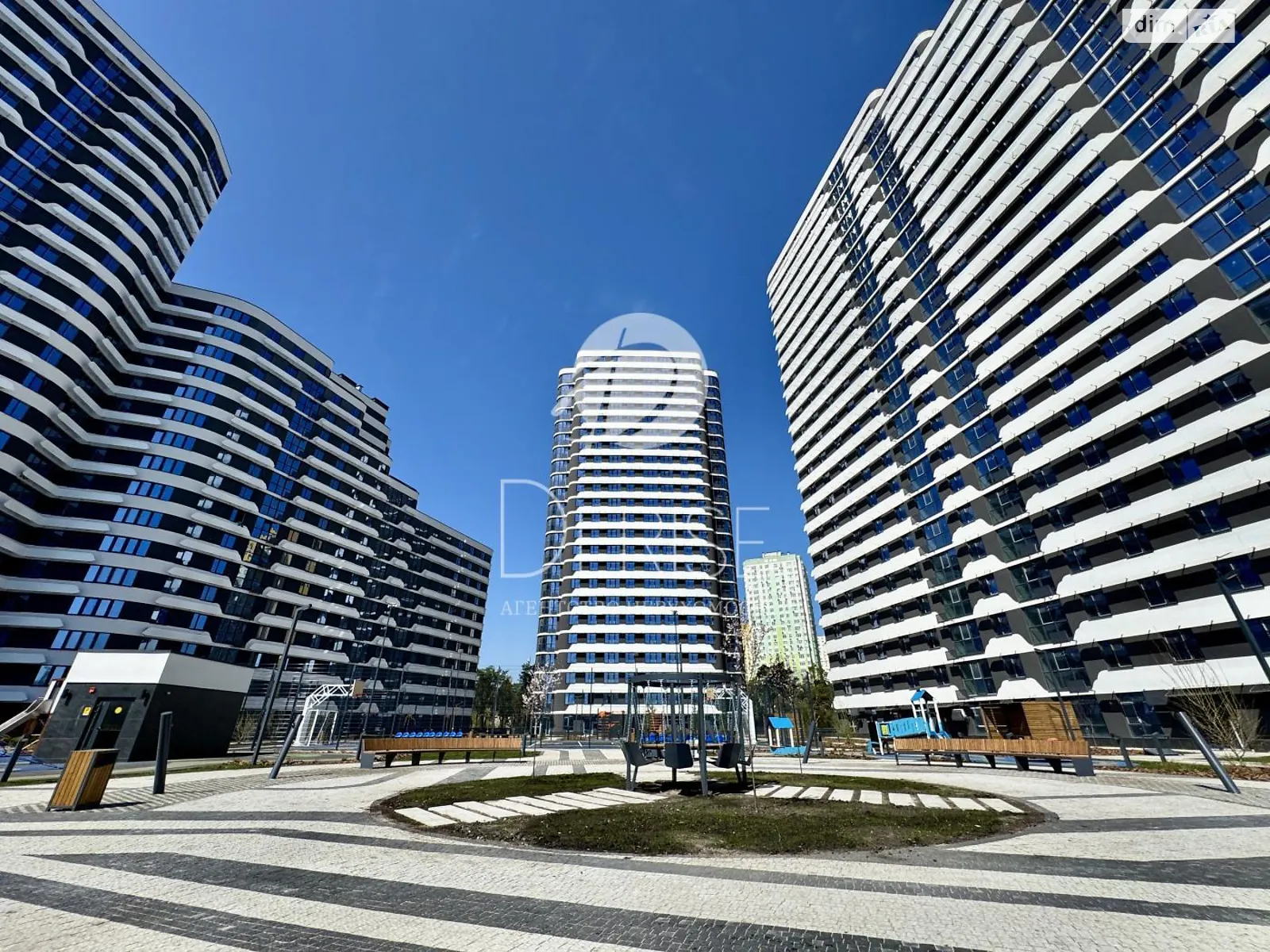 Продається 3-кімнатна квартира 80 кв. м у Києві, вул. Воскресенська, 2В - фото 1