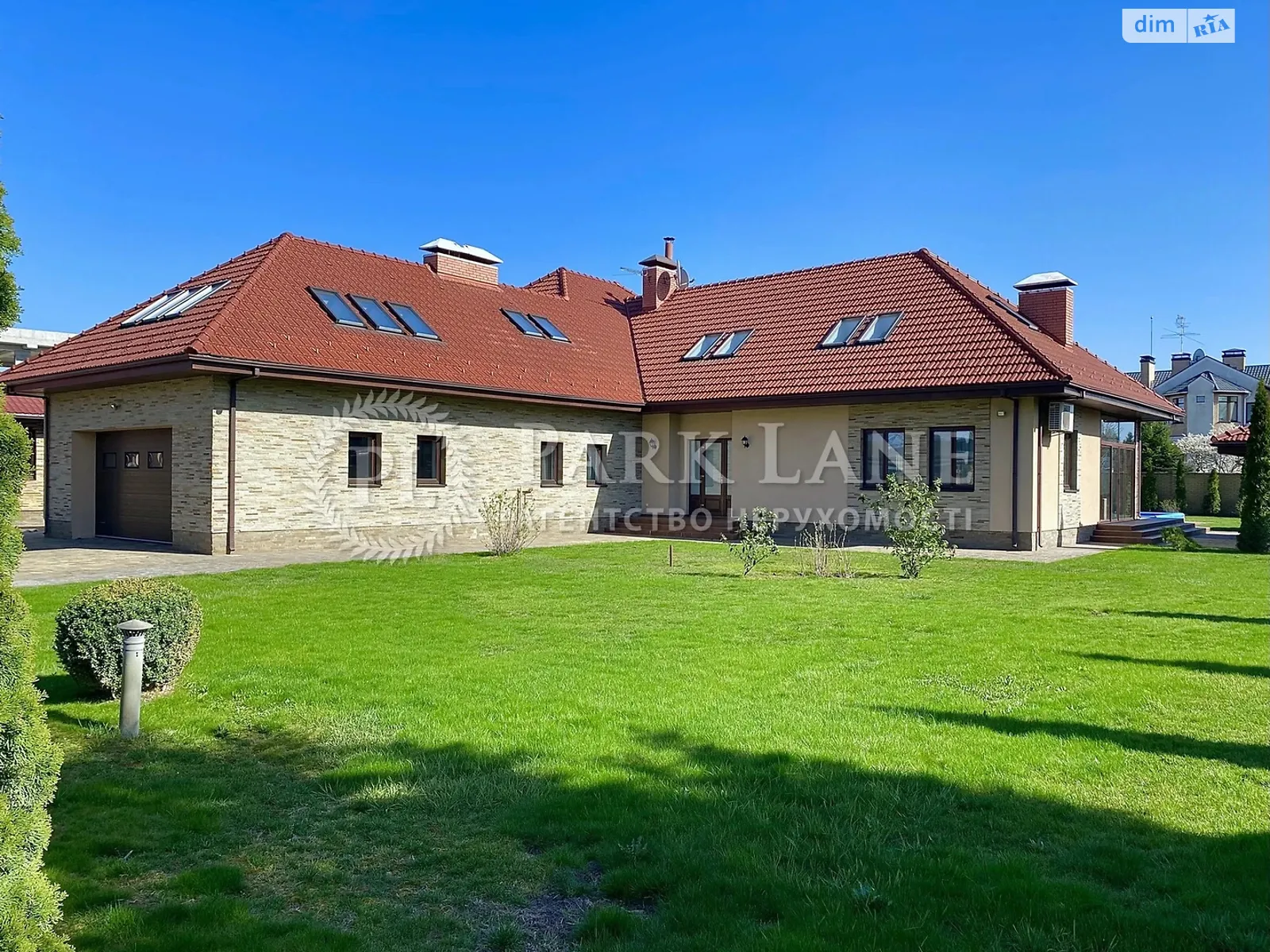 Продается дом на 2 этажа 500 кв. м с балконом, цена: 880000 $ - фото 1