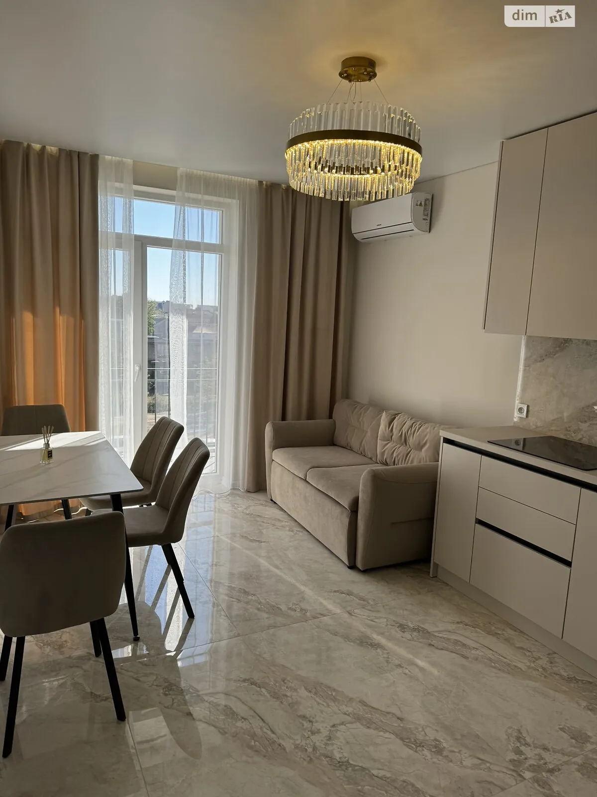 Продается 1-комнатная квартира 45 кв. м в Ужгороде, цена: 79000 $ - фото 1